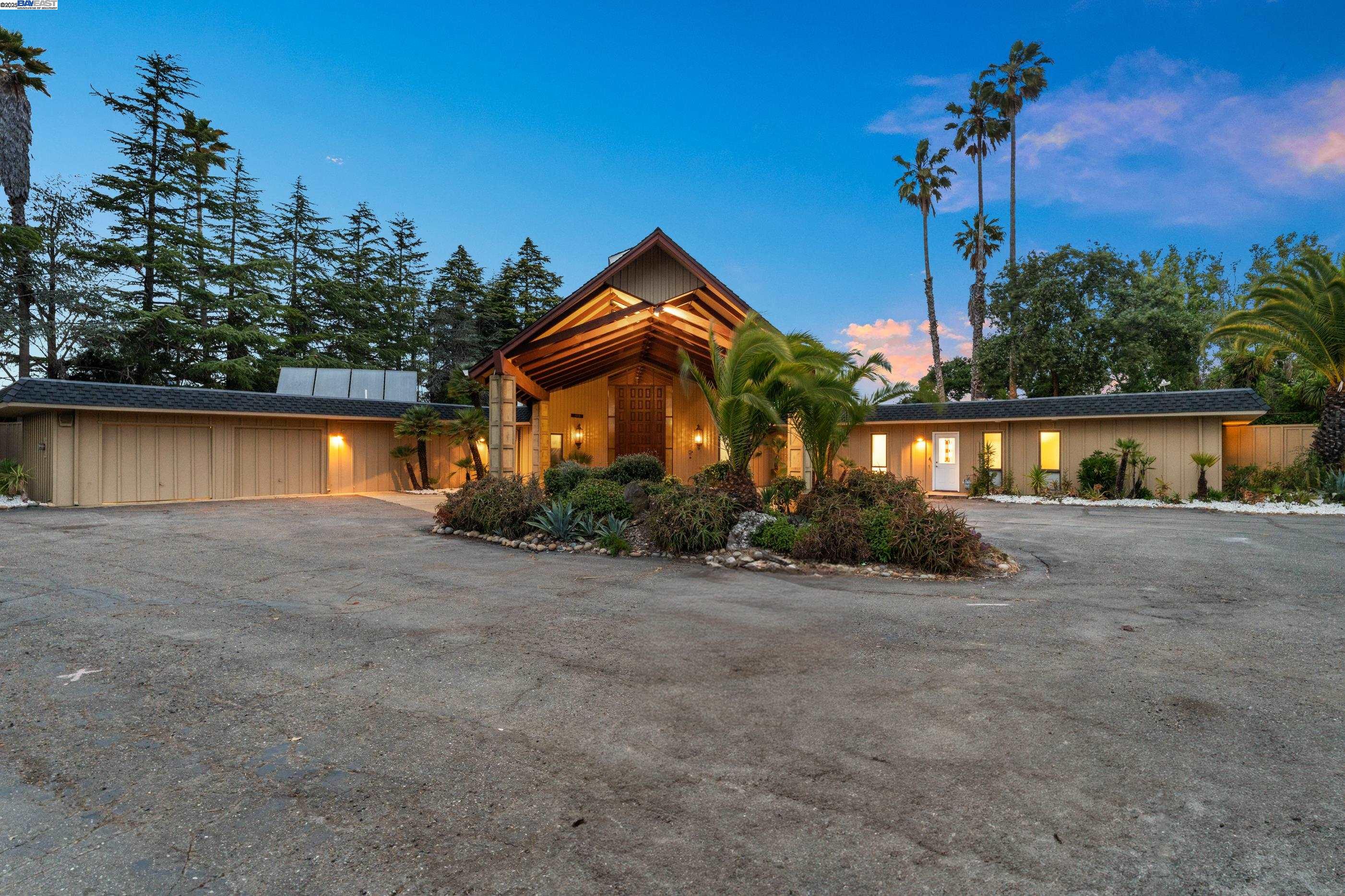 4584 Ewing Rd