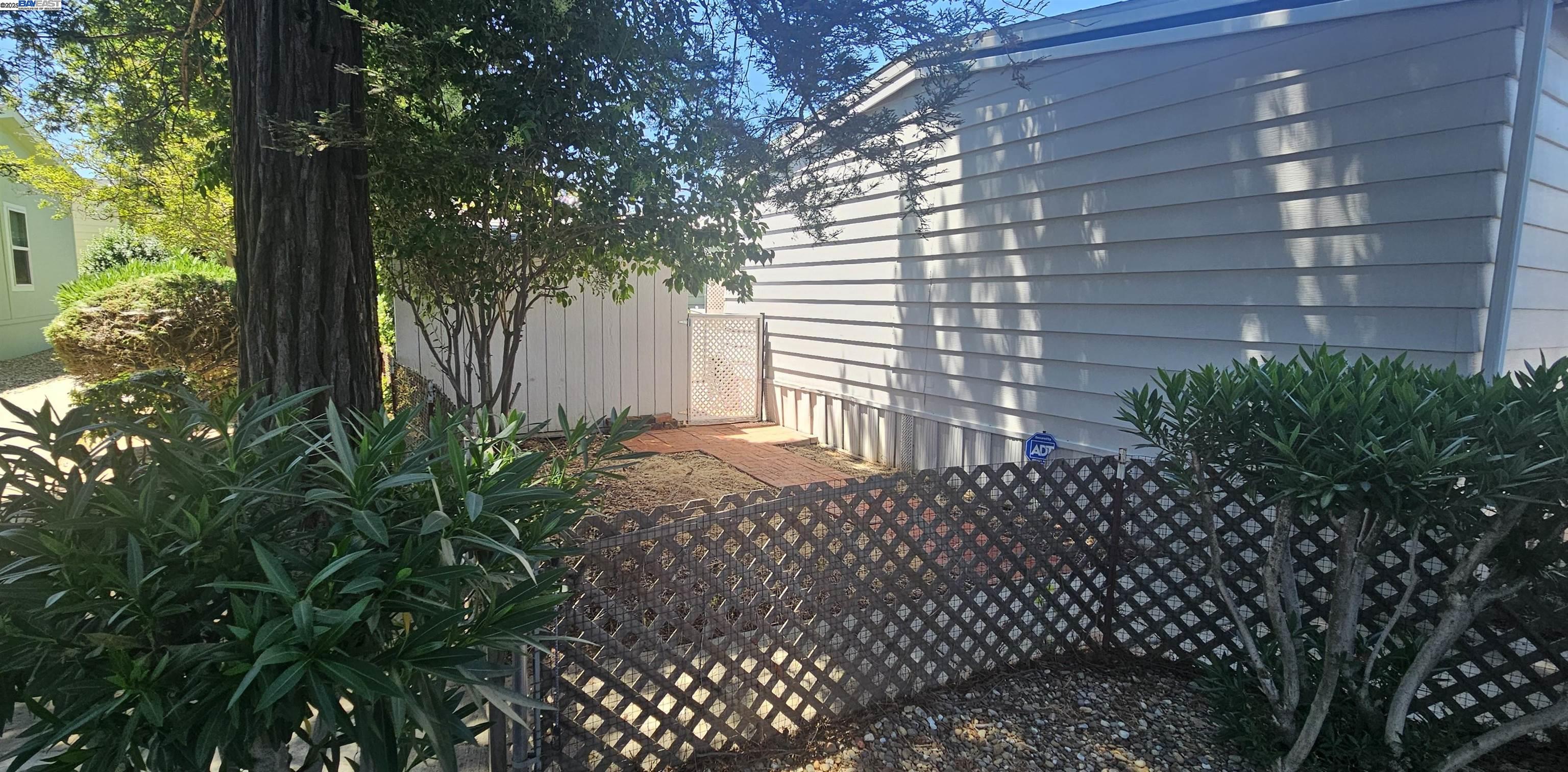 3231 Vineyard Ave., #102 # 102