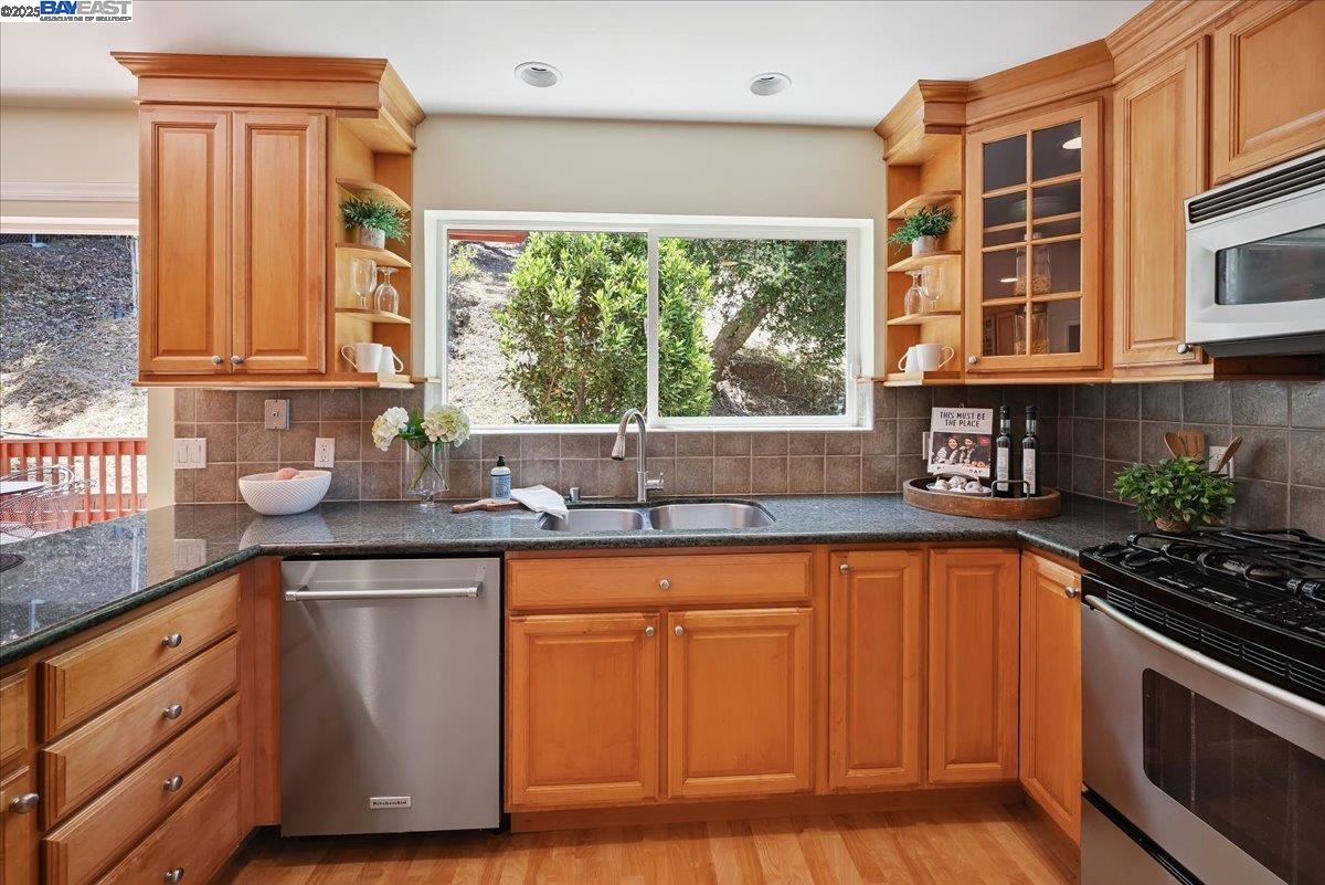 3457 Hackamore Dr