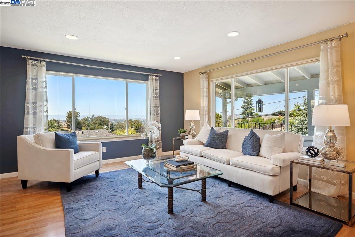 3457 Hackamore Dr