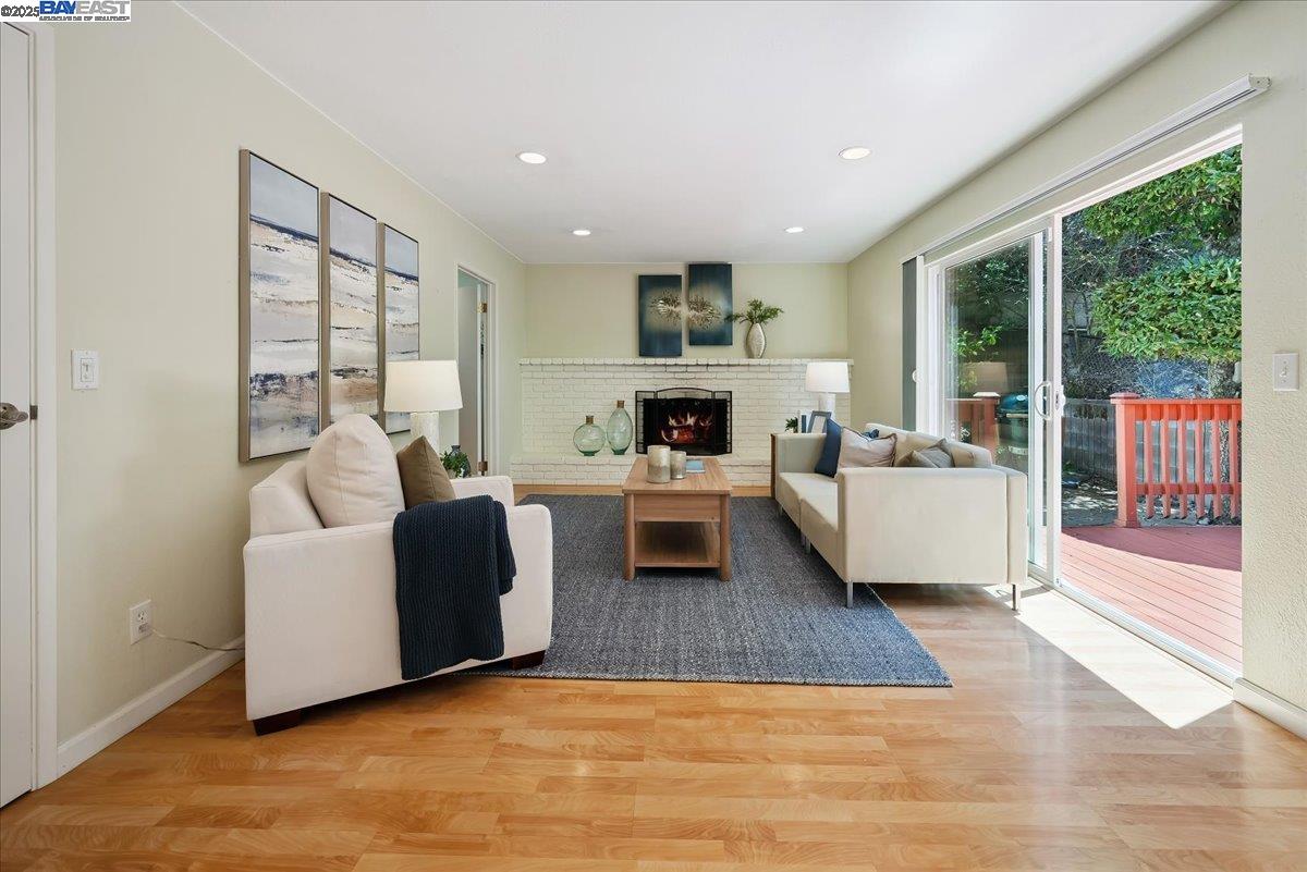 3457 Hackamore Dr