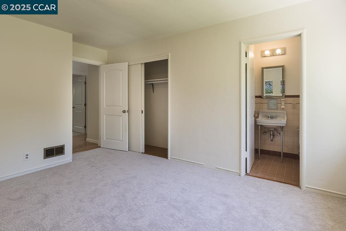 877 Mountain View Dr