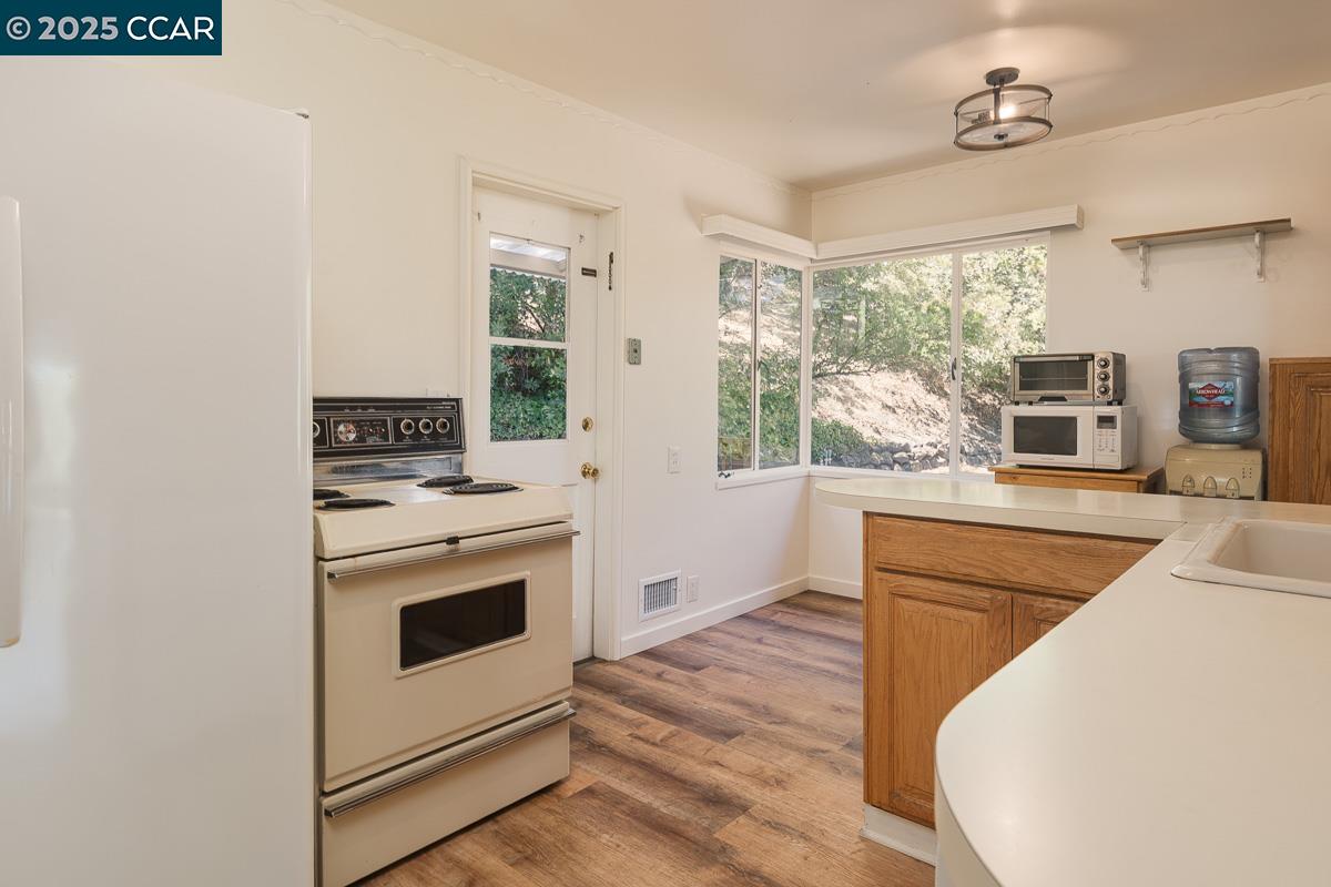 877 Mountain View Dr