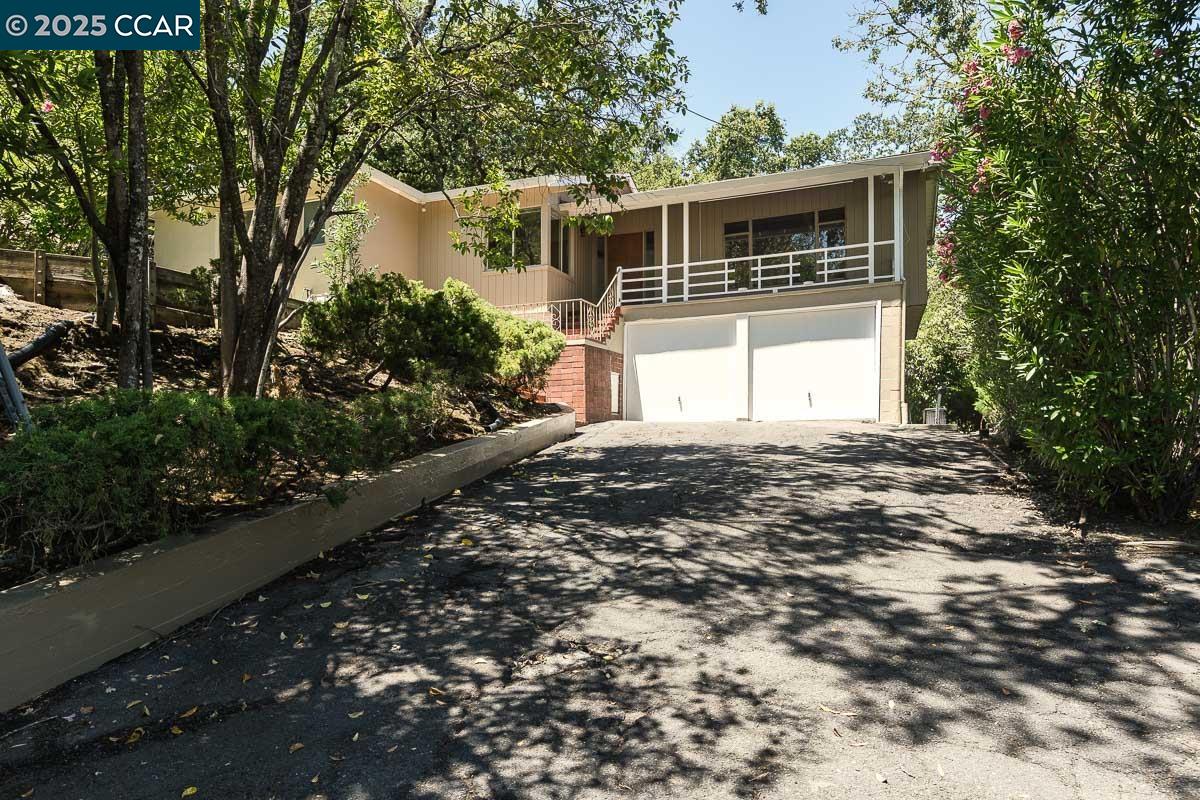 877 Mountain View Dr