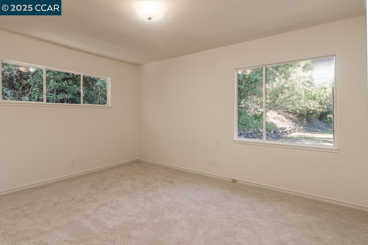 877 Mountain View Dr