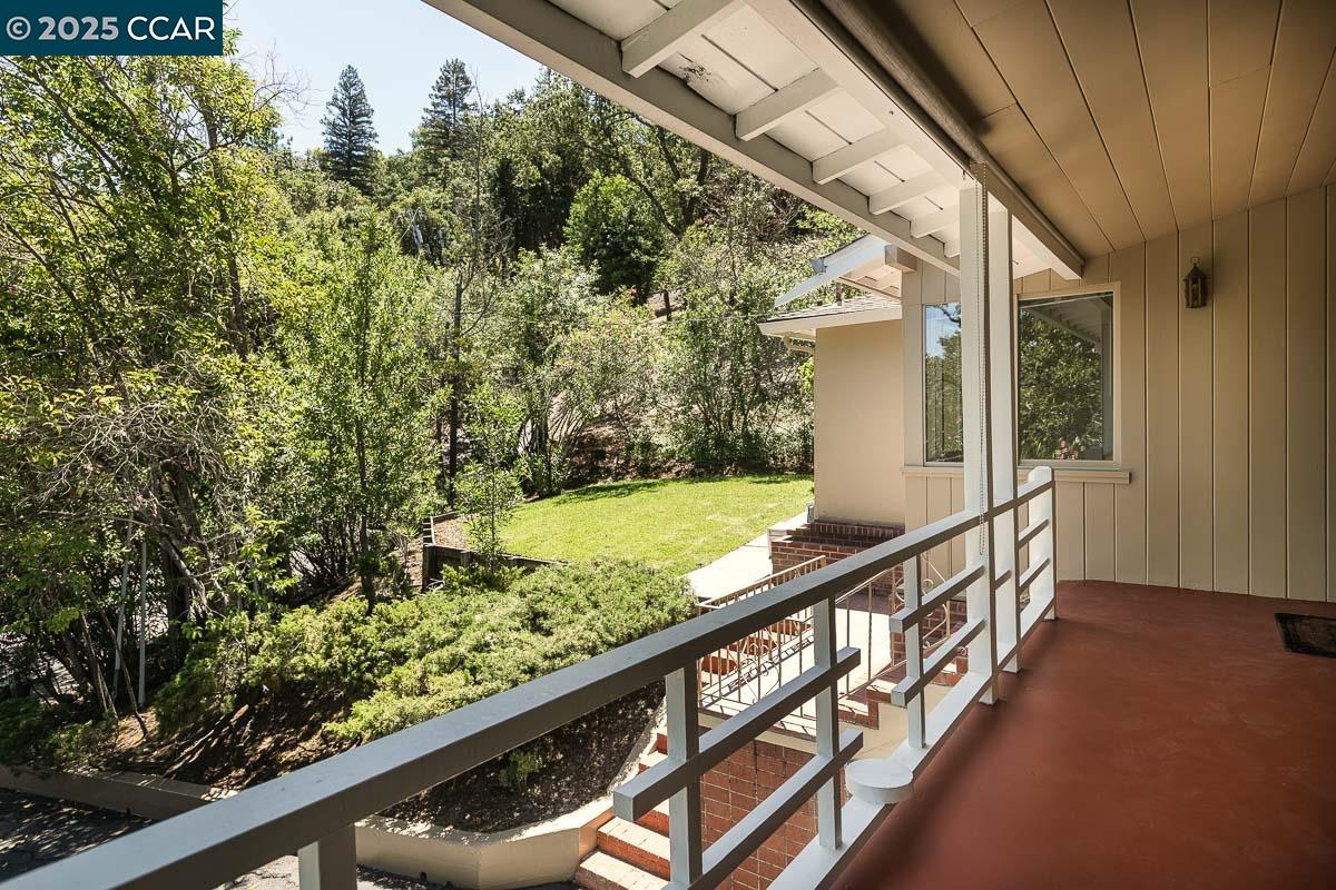 877 Mountain View Dr