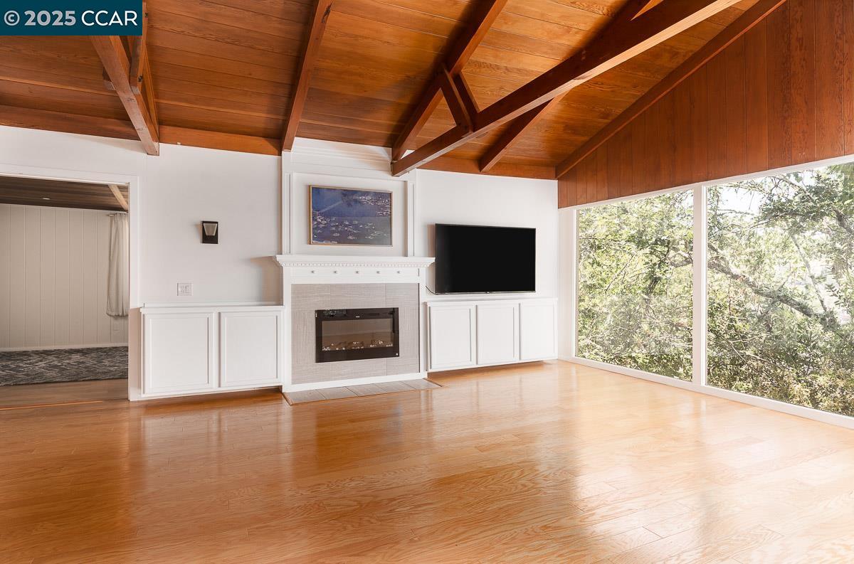 877 Mountain View Dr