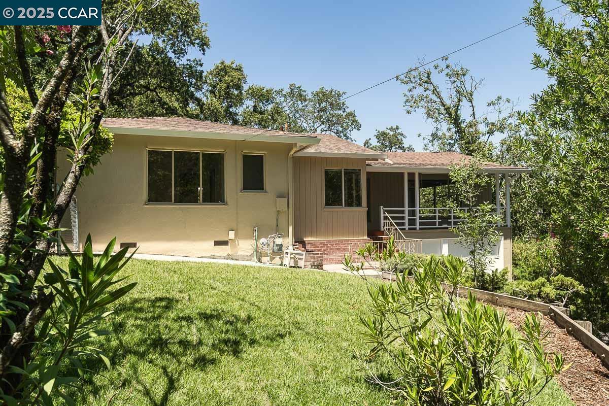 877 Mountain View Dr