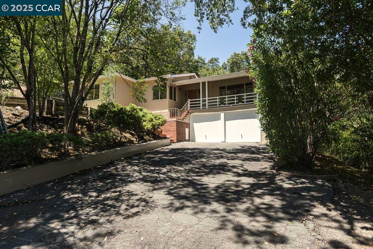 877 Mountain View Dr