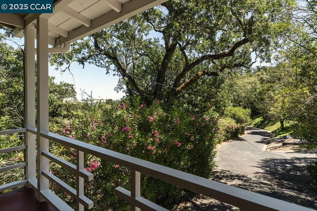 877 Mountain View Dr