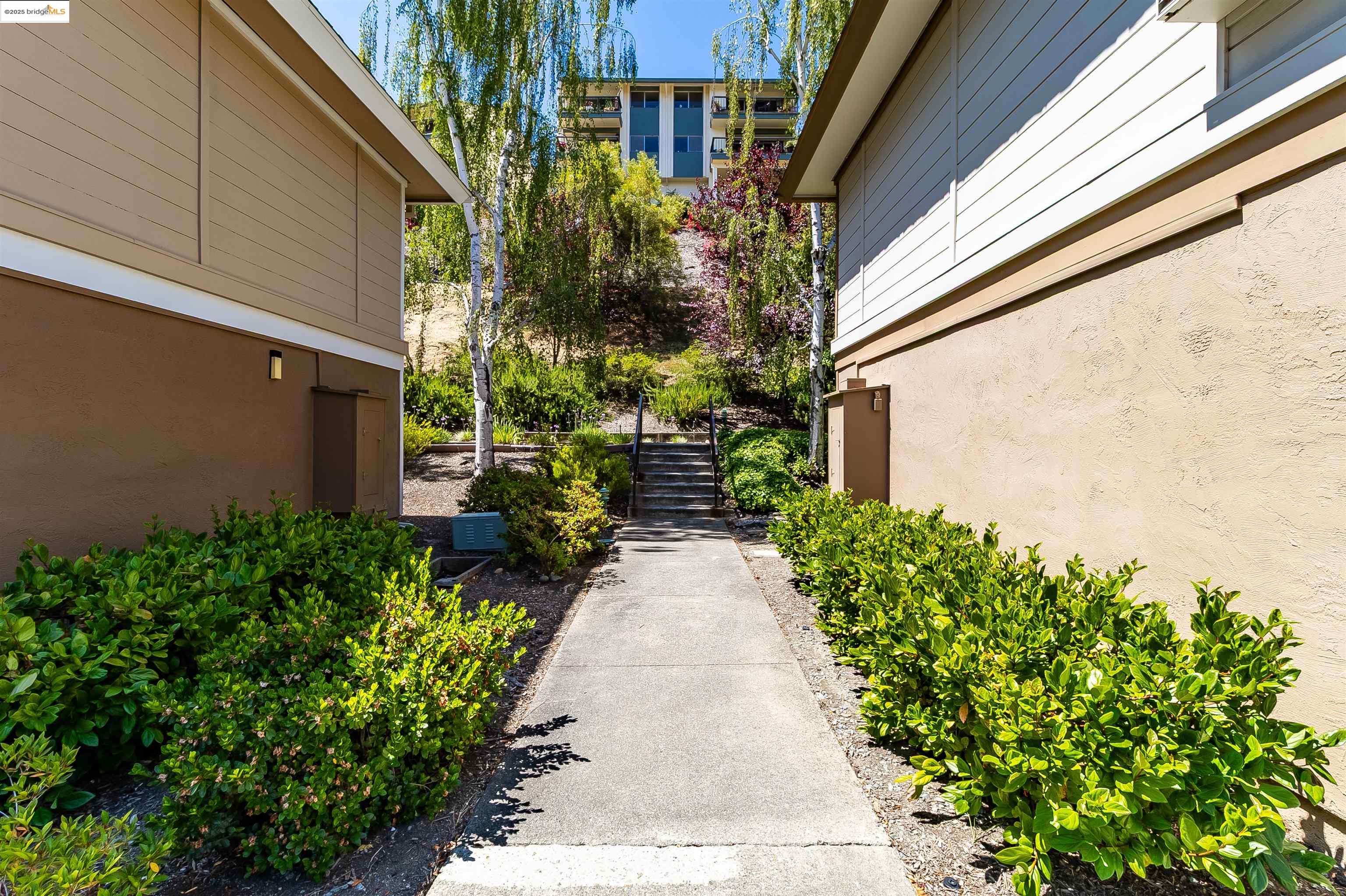 1405 Ptarmigan Dr # 1