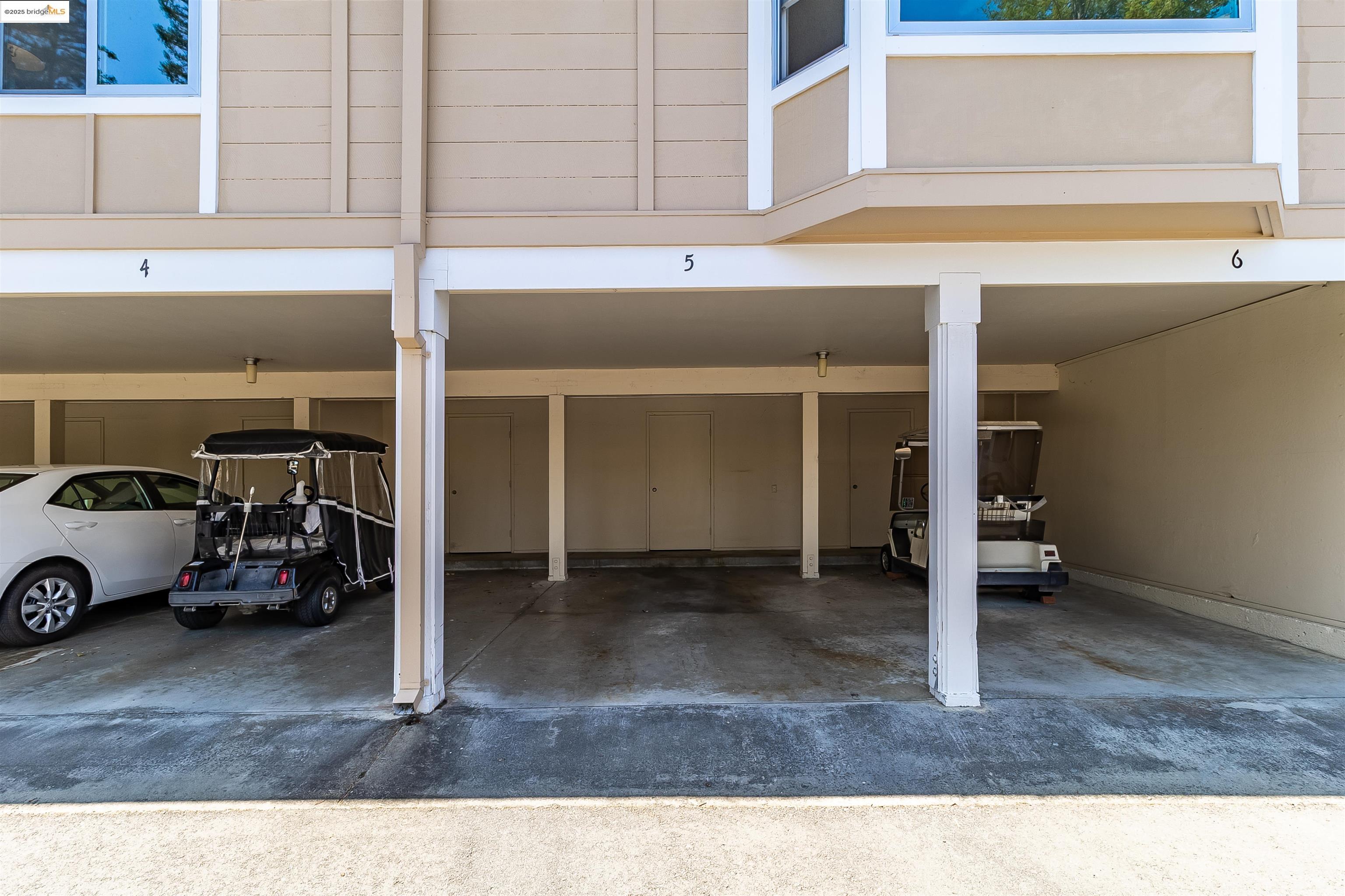 1405 Ptarmigan Dr # 1