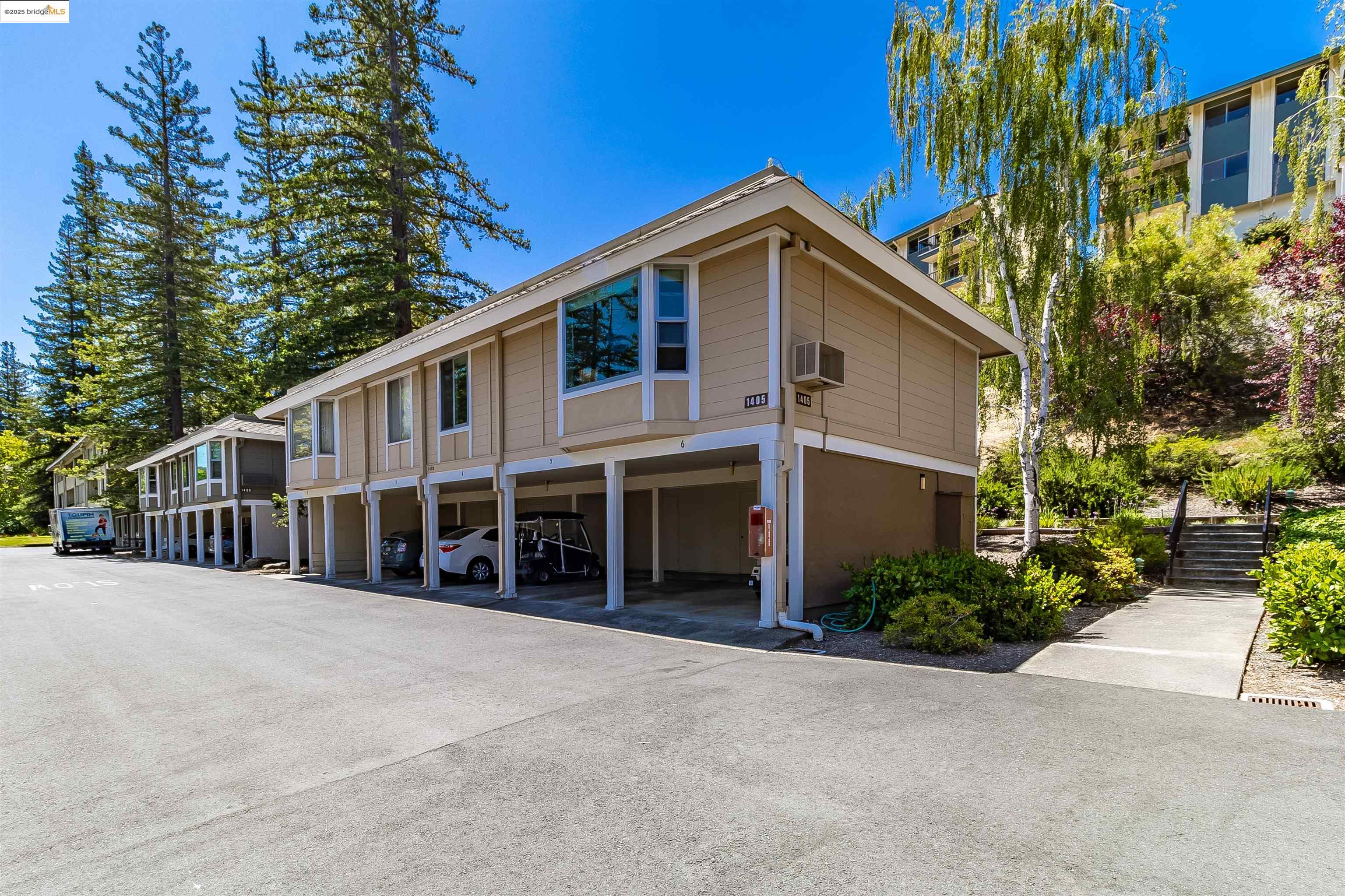 1405 Ptarmigan Dr # 1
