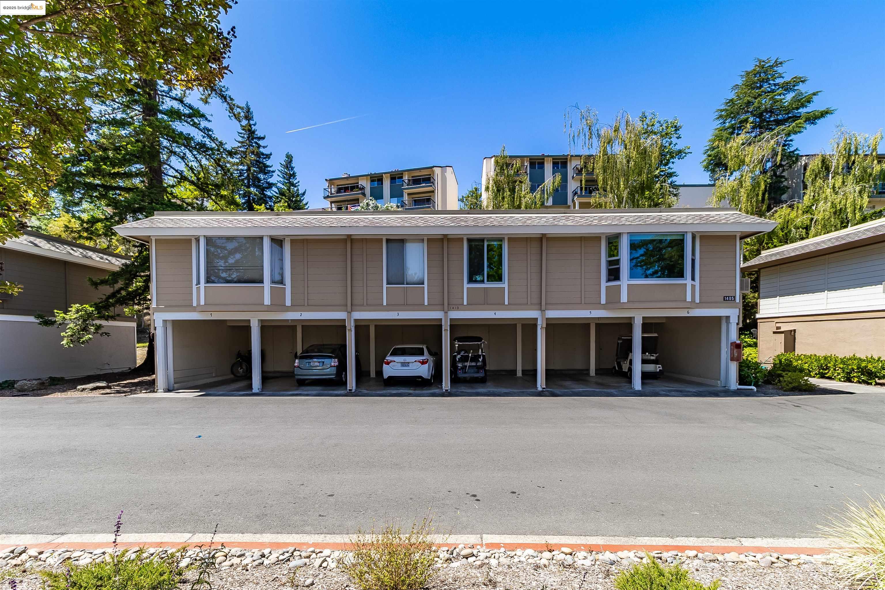 1405 Ptarmigan Dr # 1