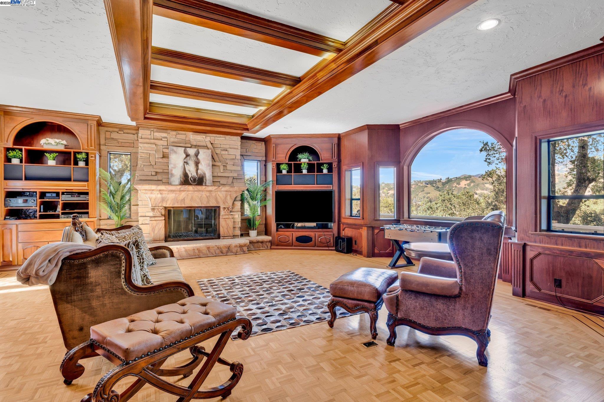 219 Valley Oaks Dr