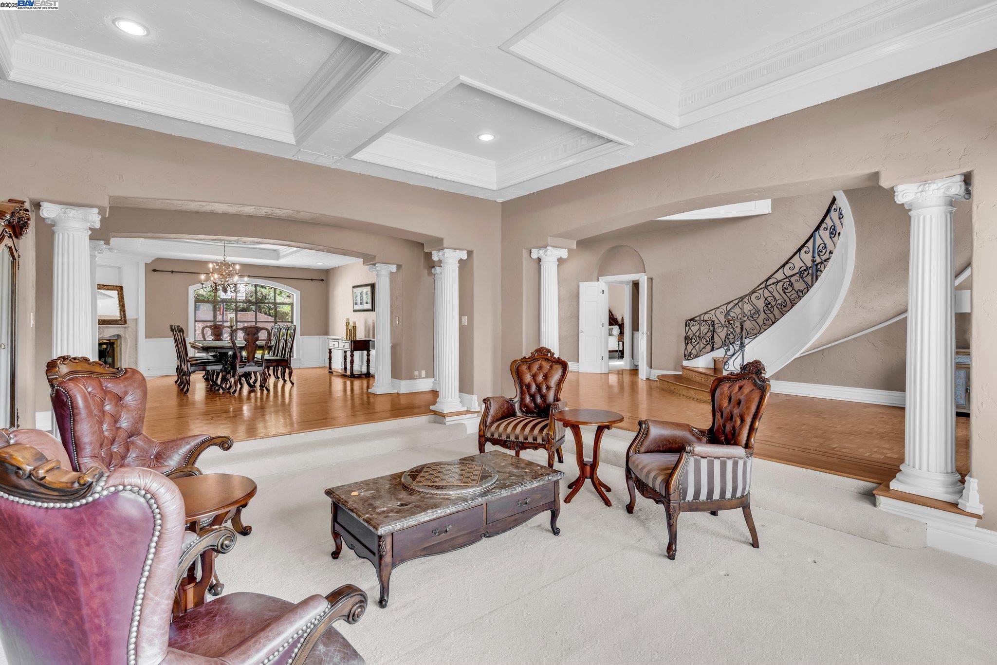219 Valley Oaks Dr