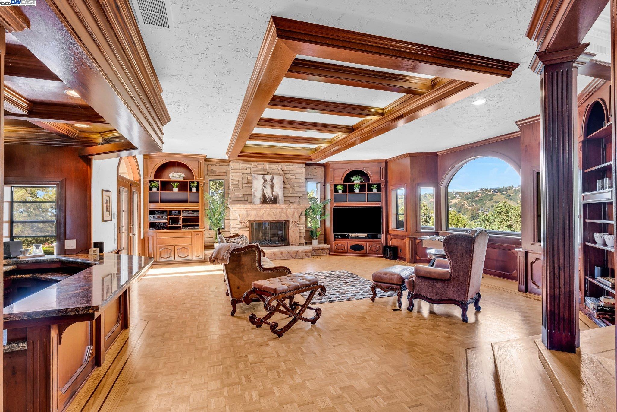 219 Valley Oaks Dr