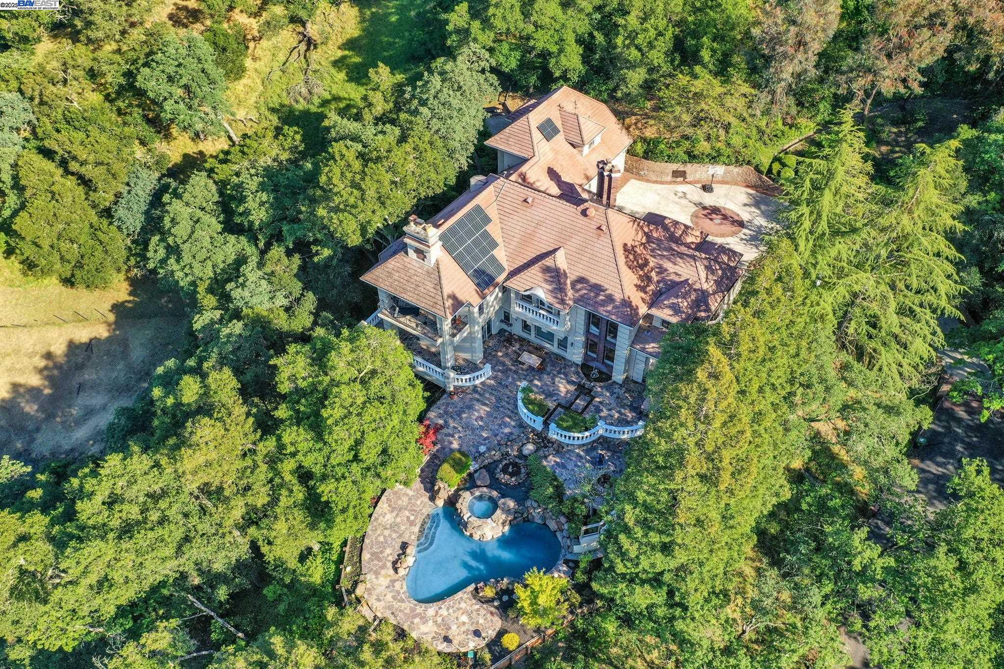 219 Valley Oaks Dr