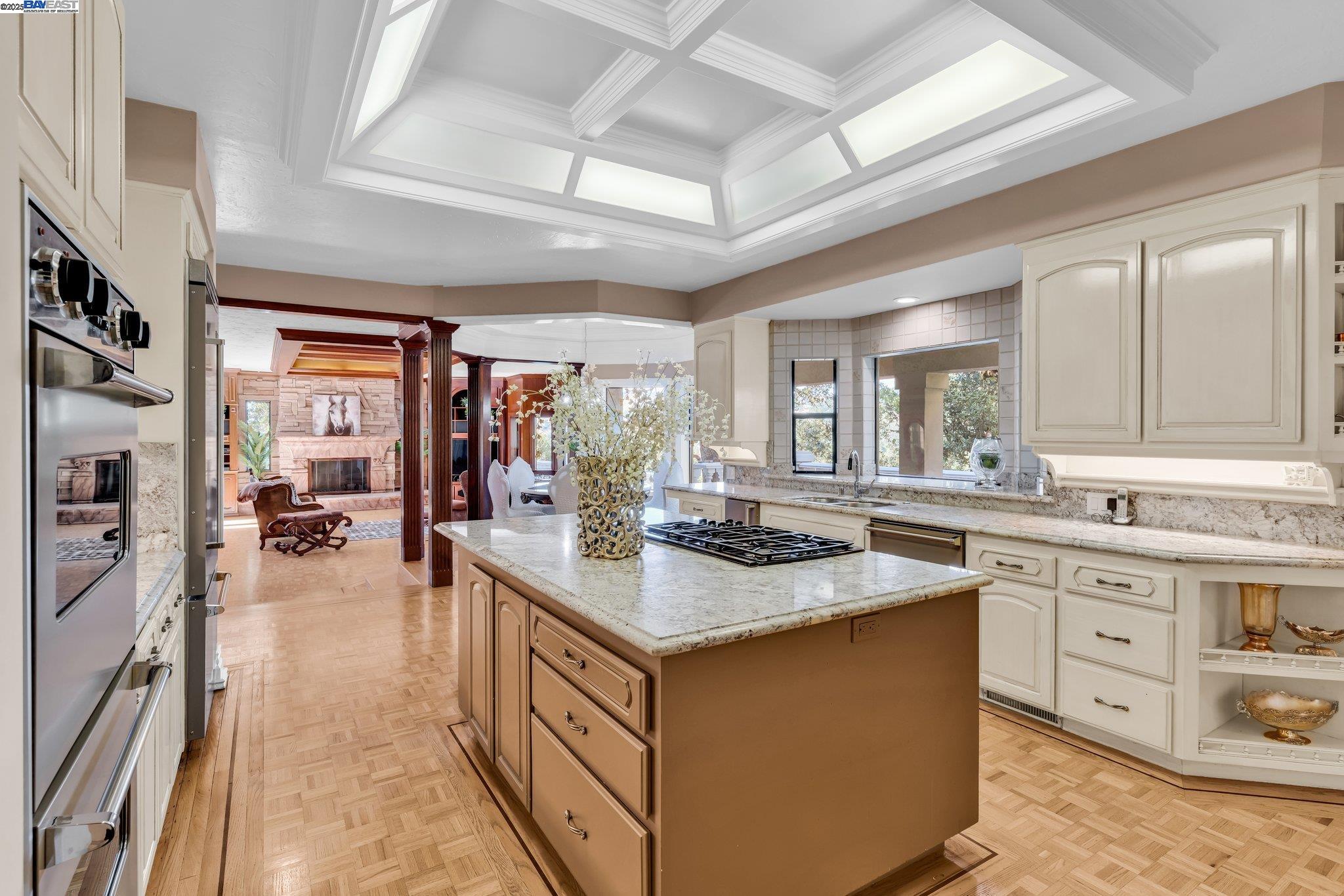 219 Valley Oaks Dr
