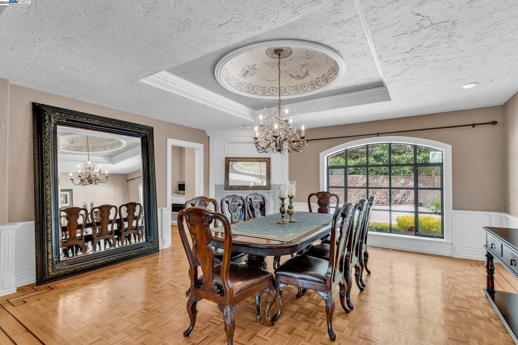 219 Valley Oaks Dr
