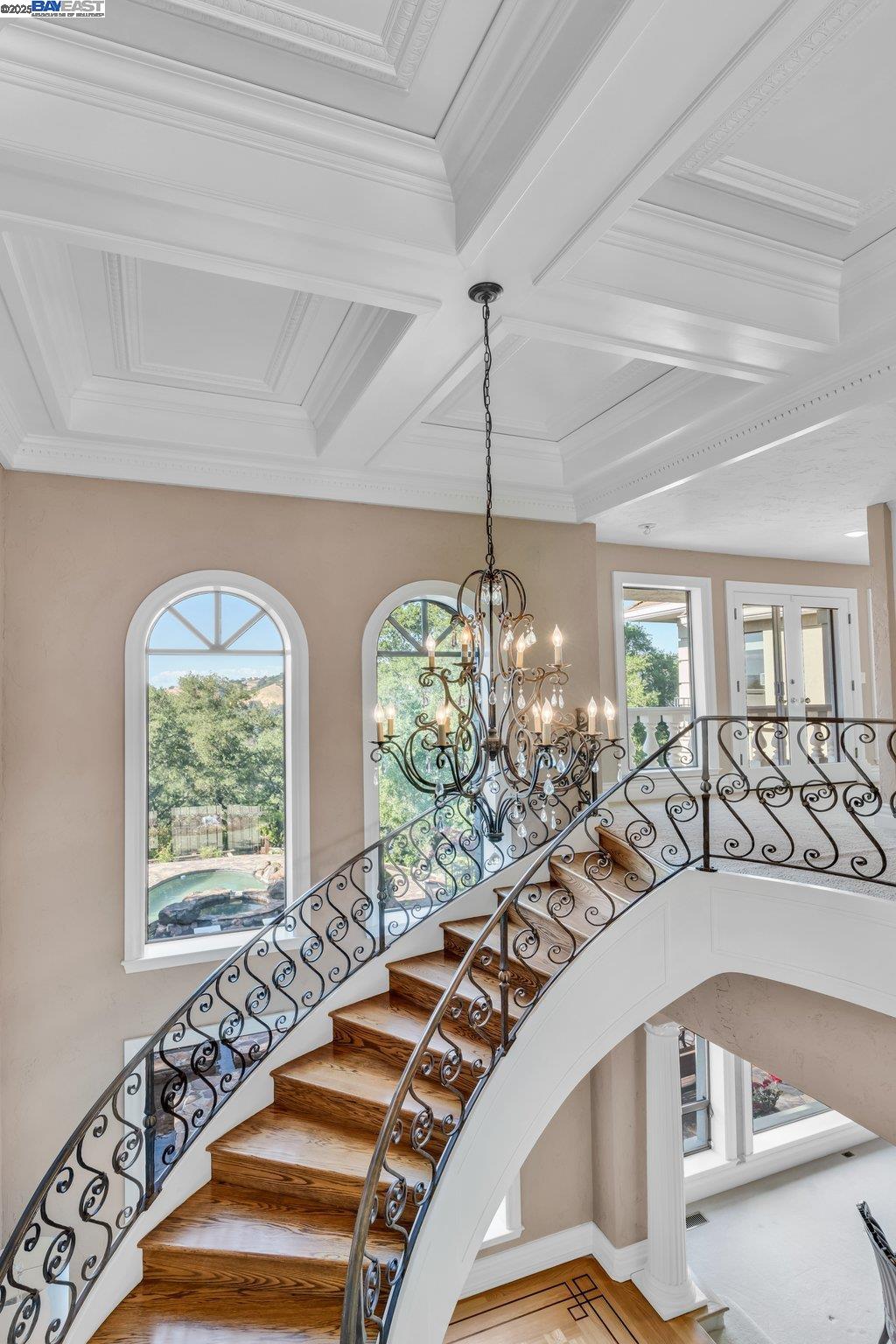 219 Valley Oaks Dr