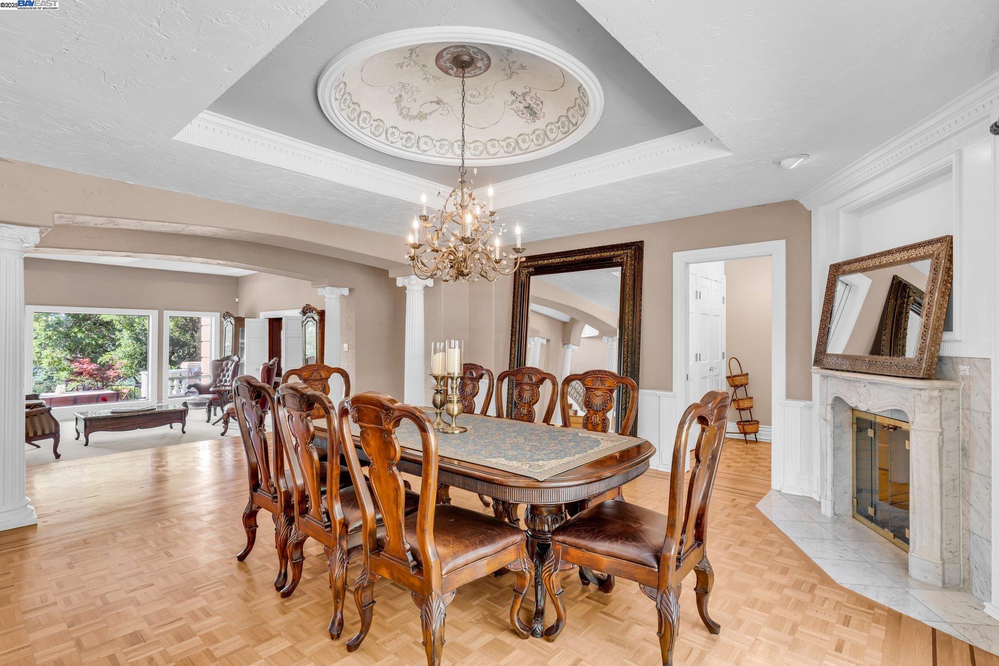 219 Valley Oaks Dr