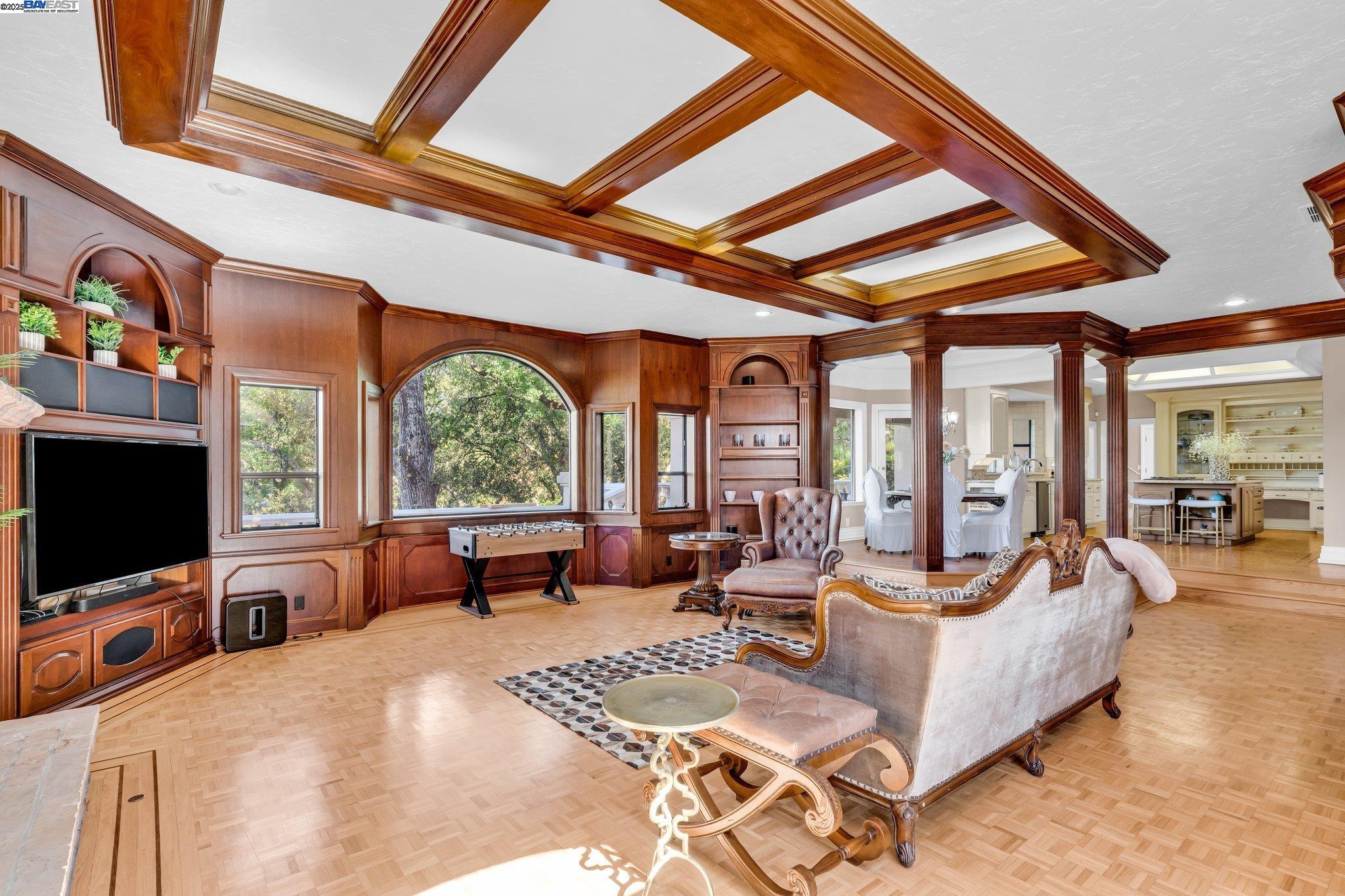 219 Valley Oaks Dr