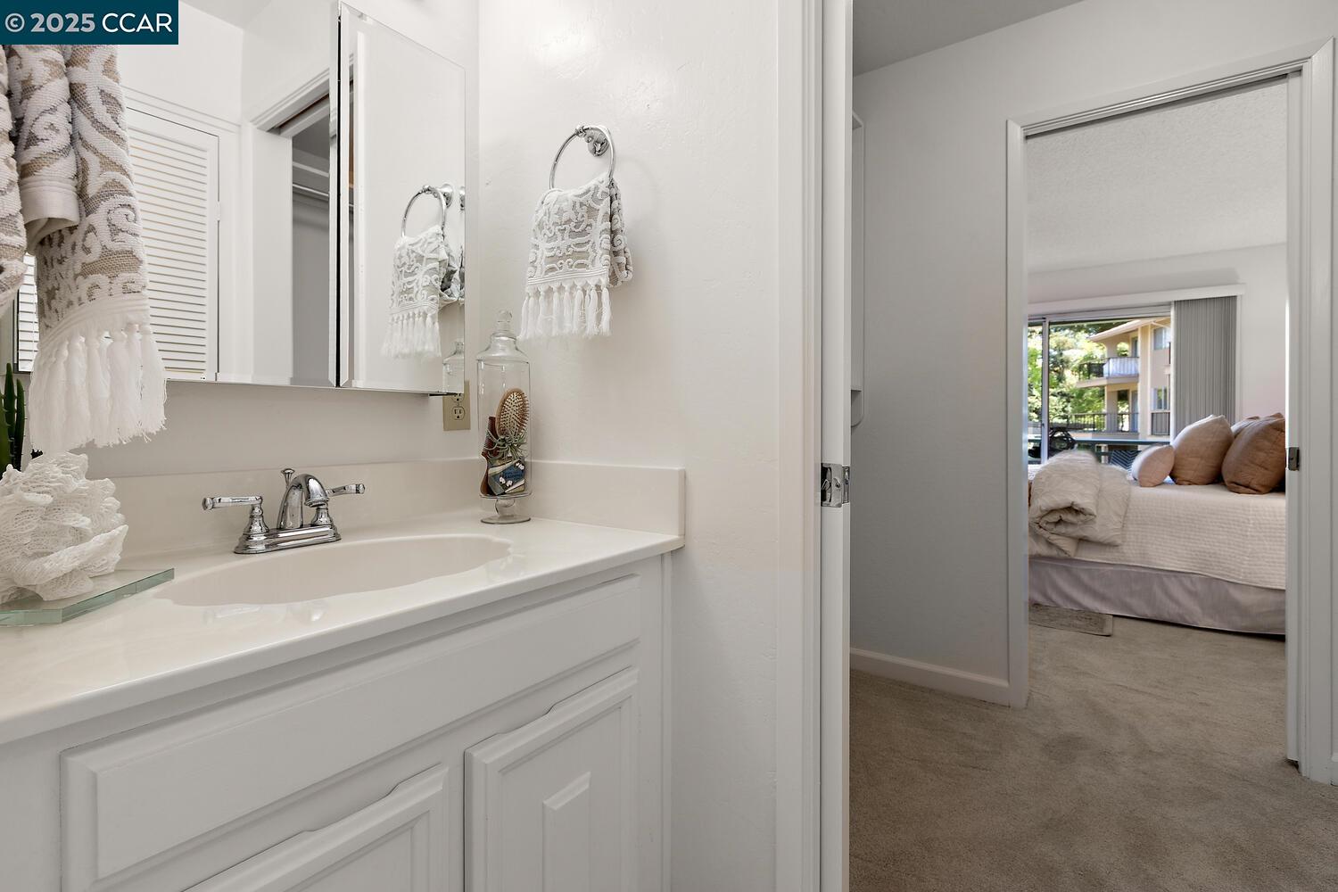 1501 Ptarmigan Dr # 2A