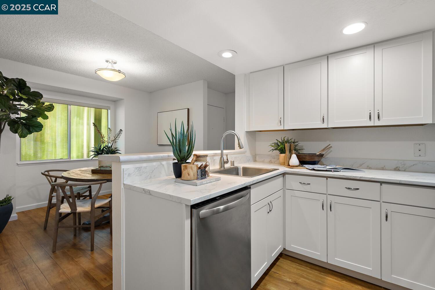 1501 Ptarmigan Dr # 2A