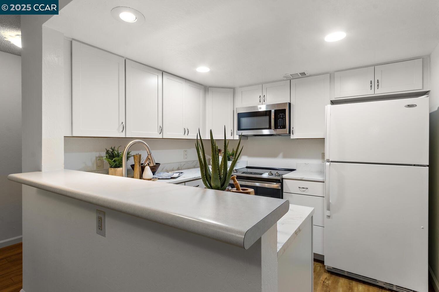 1501 Ptarmigan Dr # 2A