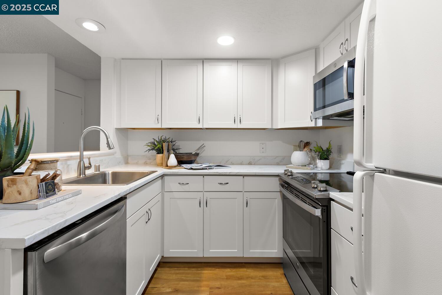 1501 Ptarmigan Dr # 2A