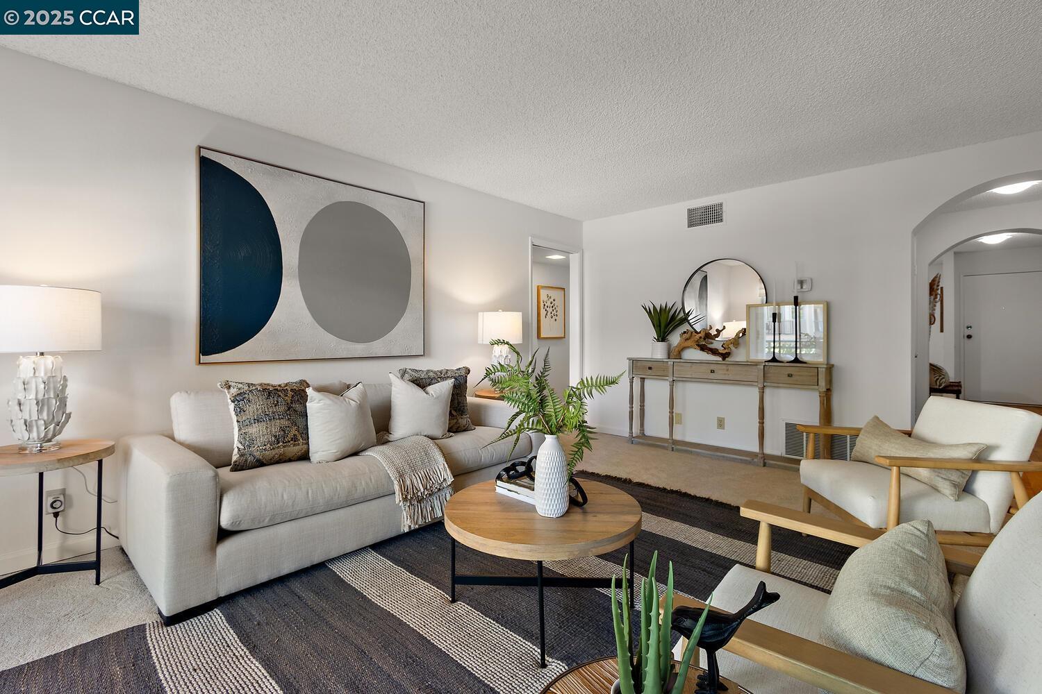 1501 Ptarmigan Dr # 2A