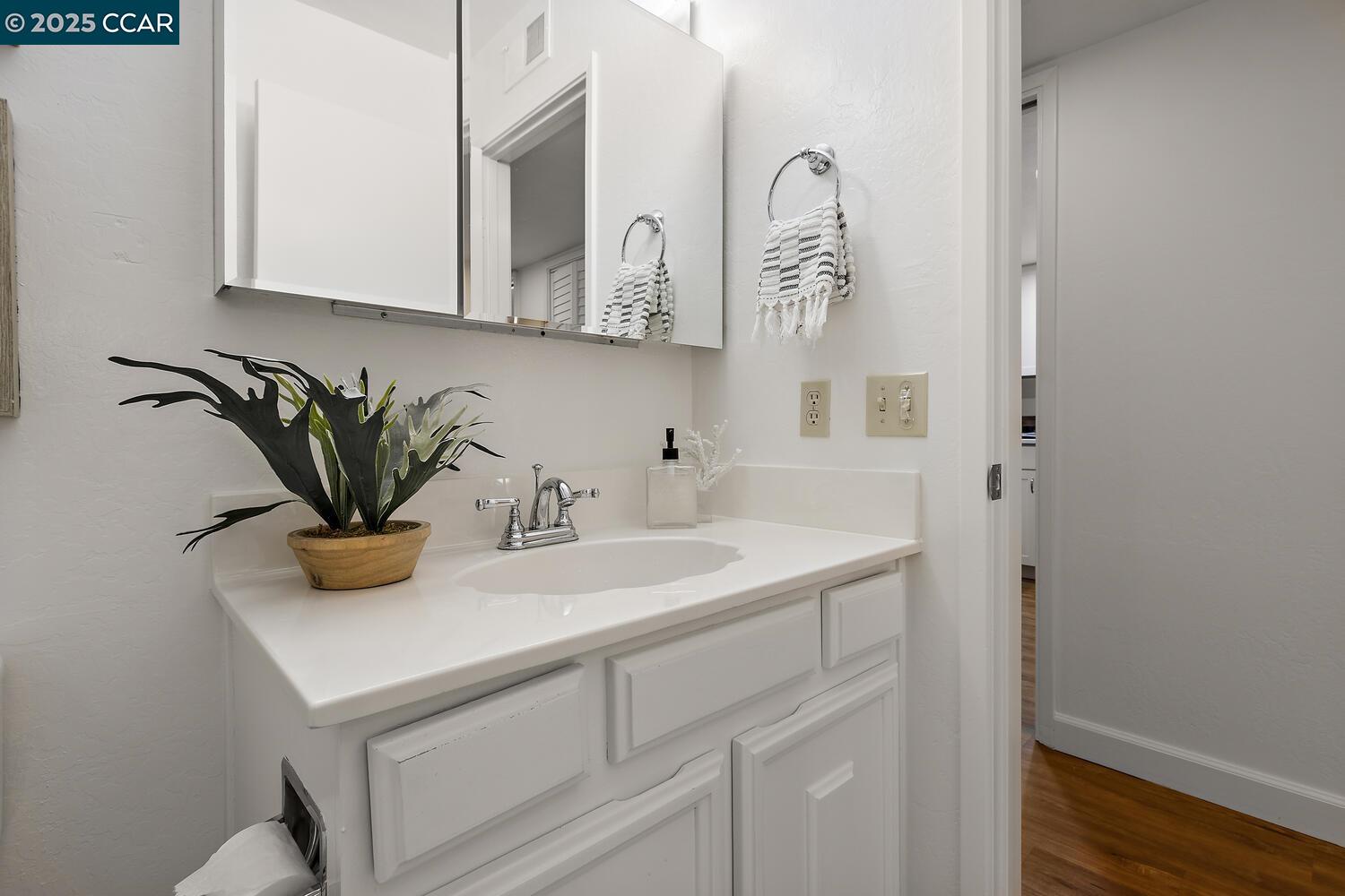 1501 Ptarmigan Dr # 2A