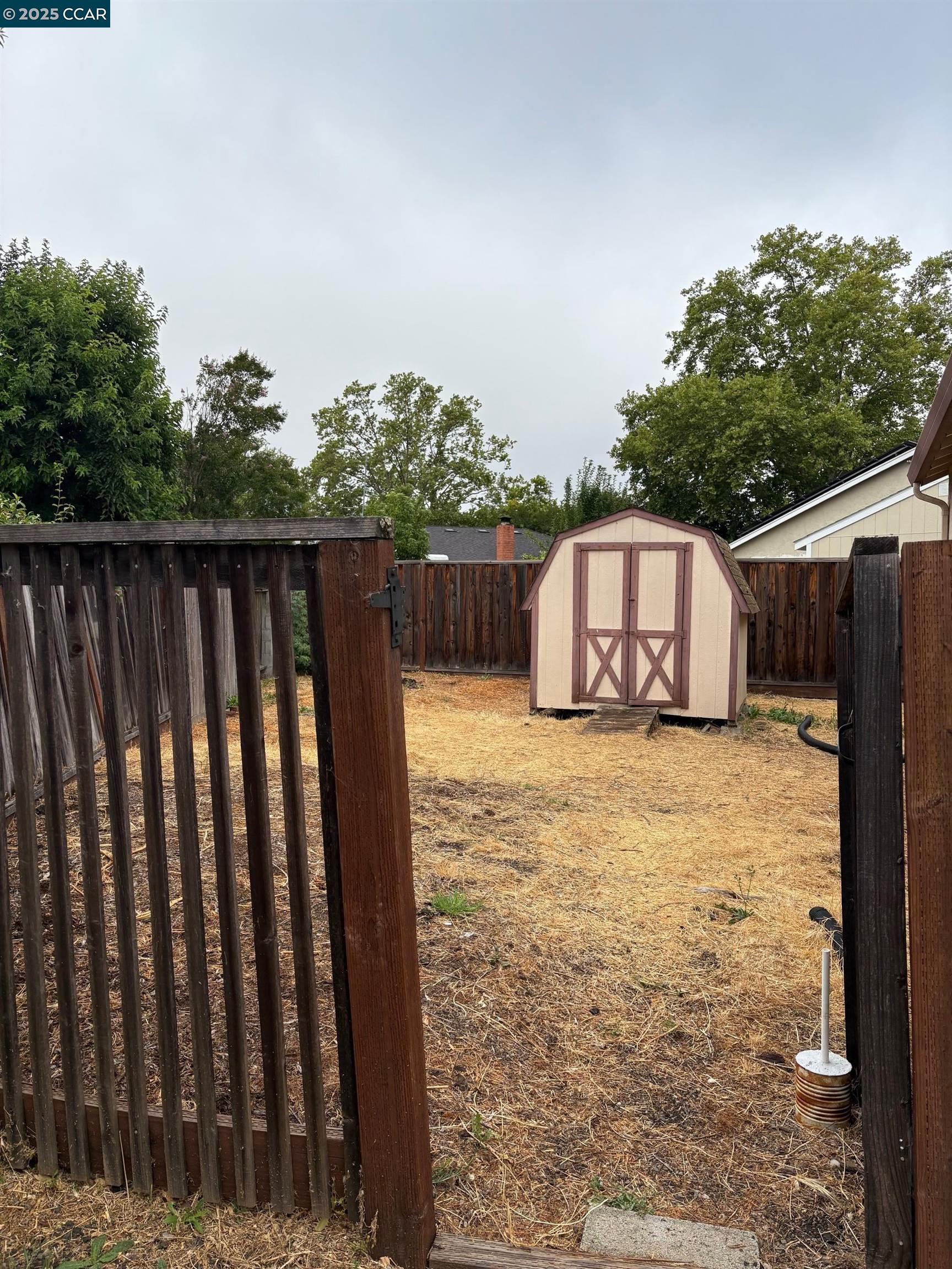 517 Van Buren Pl