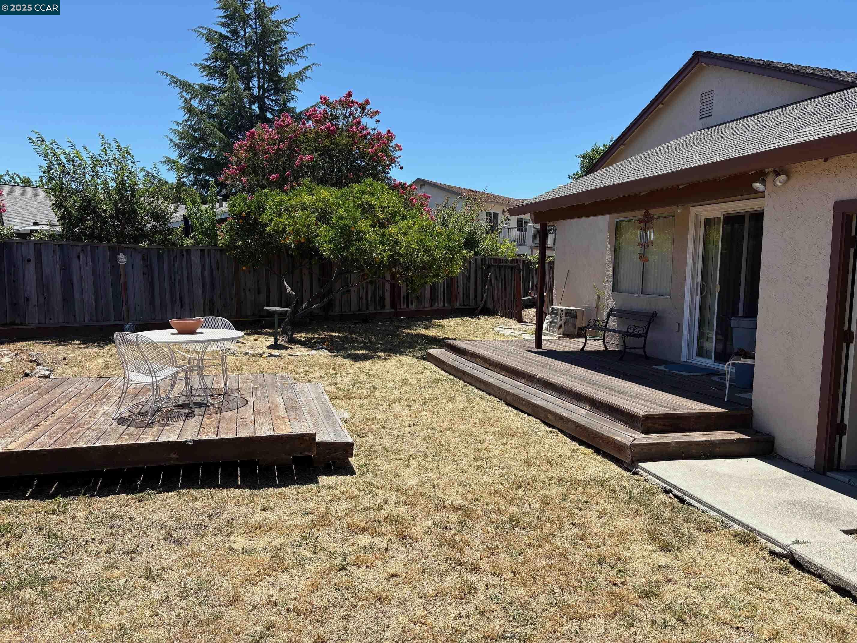 517 Van Buren Pl