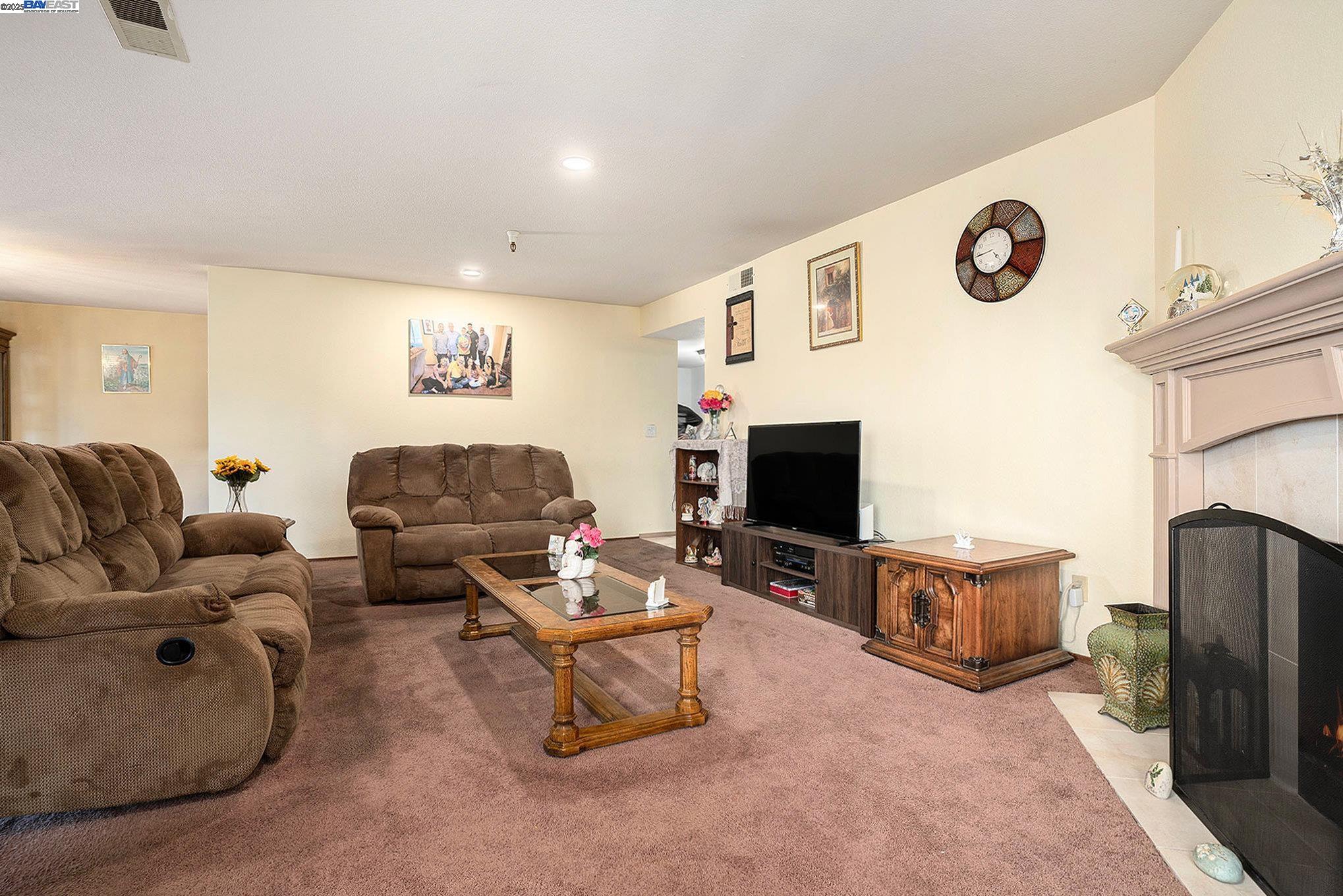 1400 Carpentier St # 225