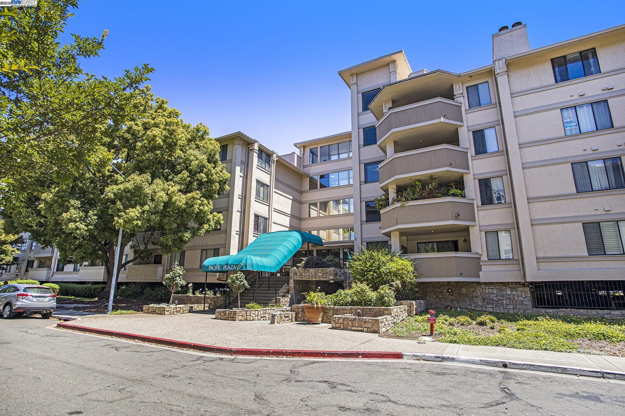 1400 Carpentier St # 225