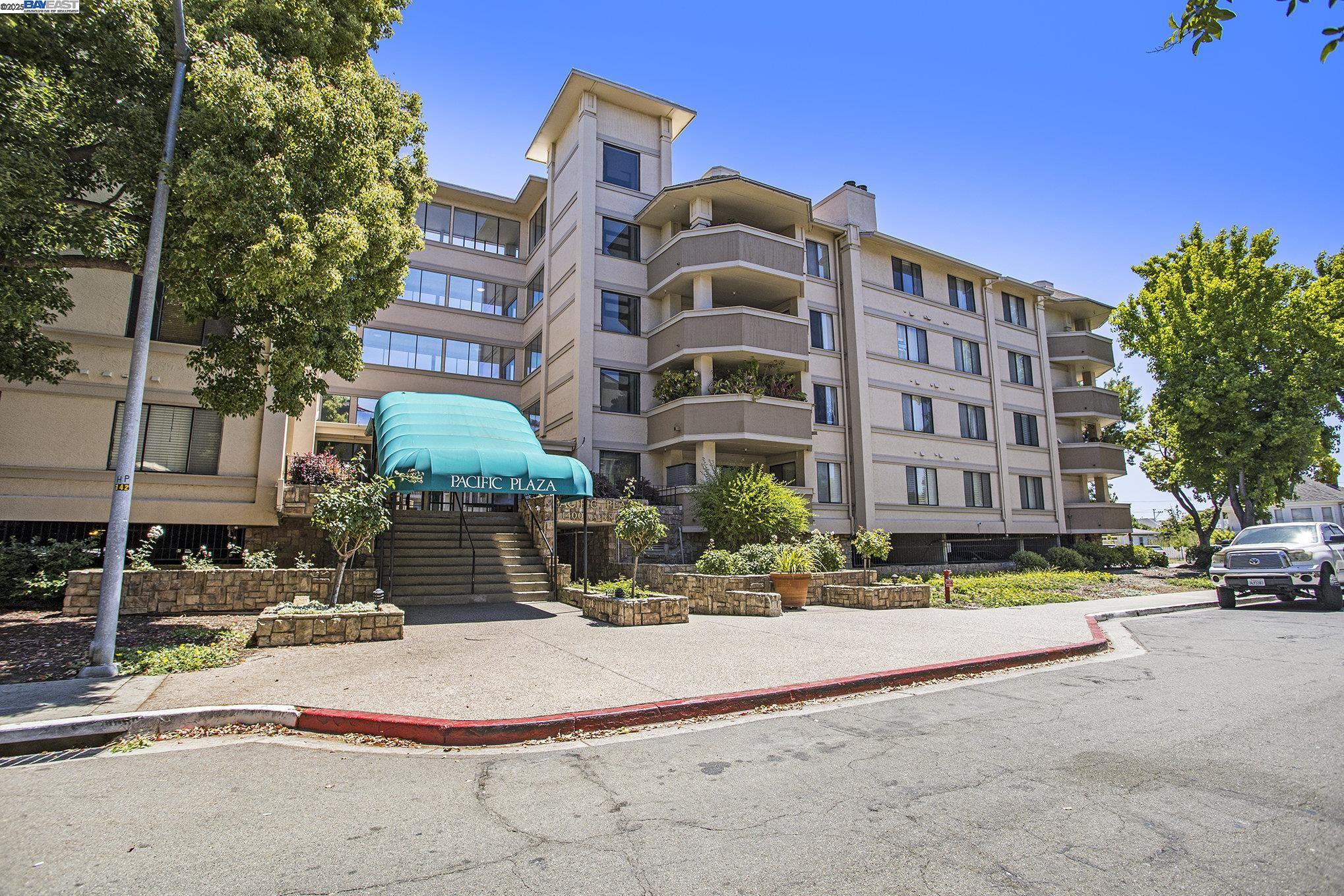 1400 Carpentier St # 225