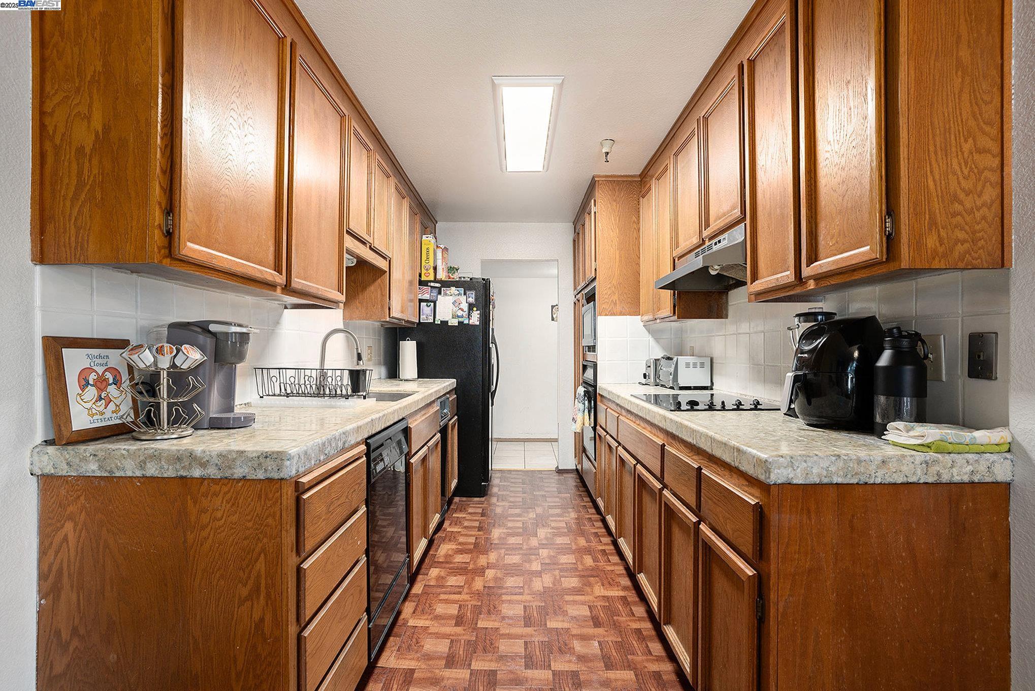 1400 Carpentier St # 225