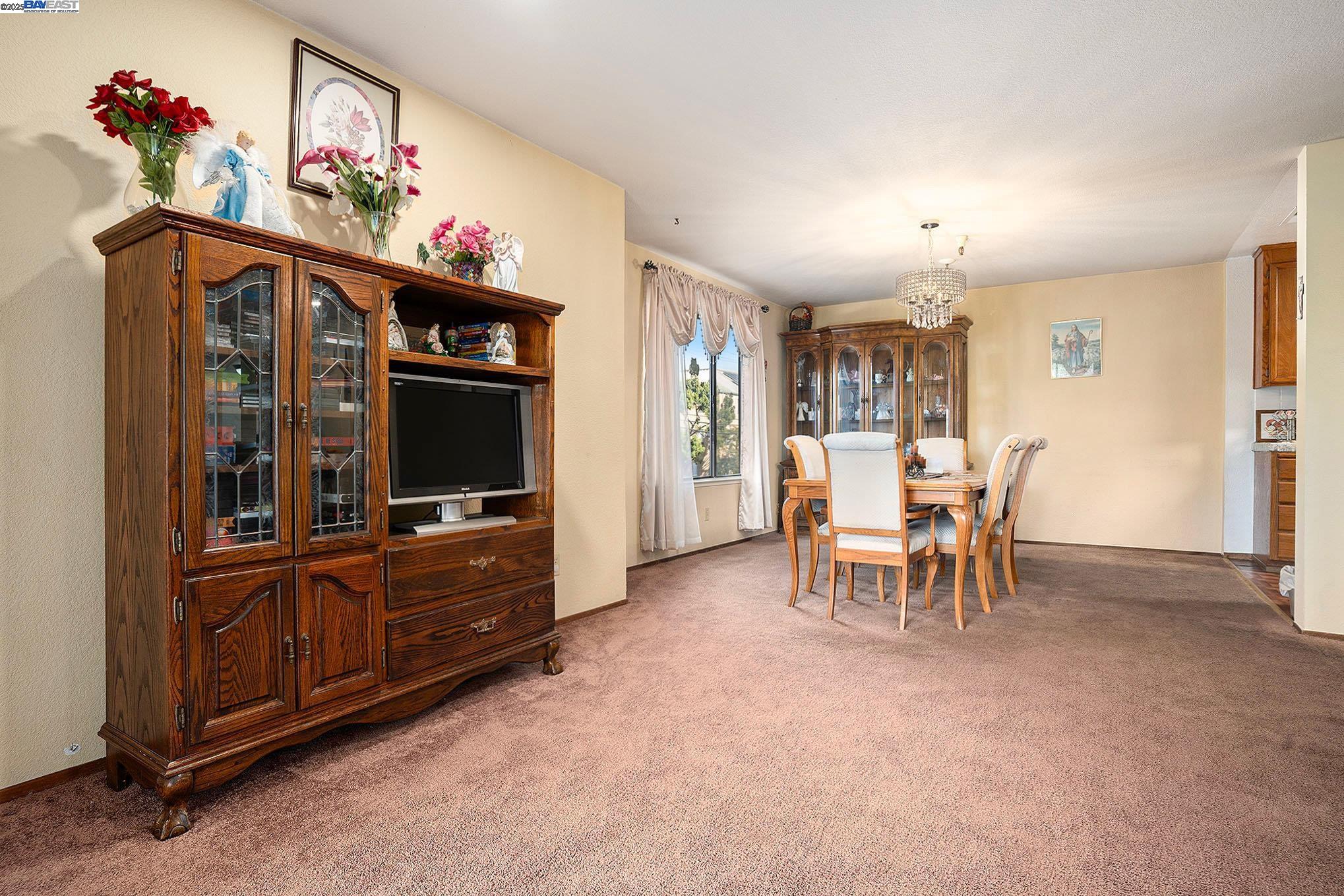 1400 Carpentier St # 225