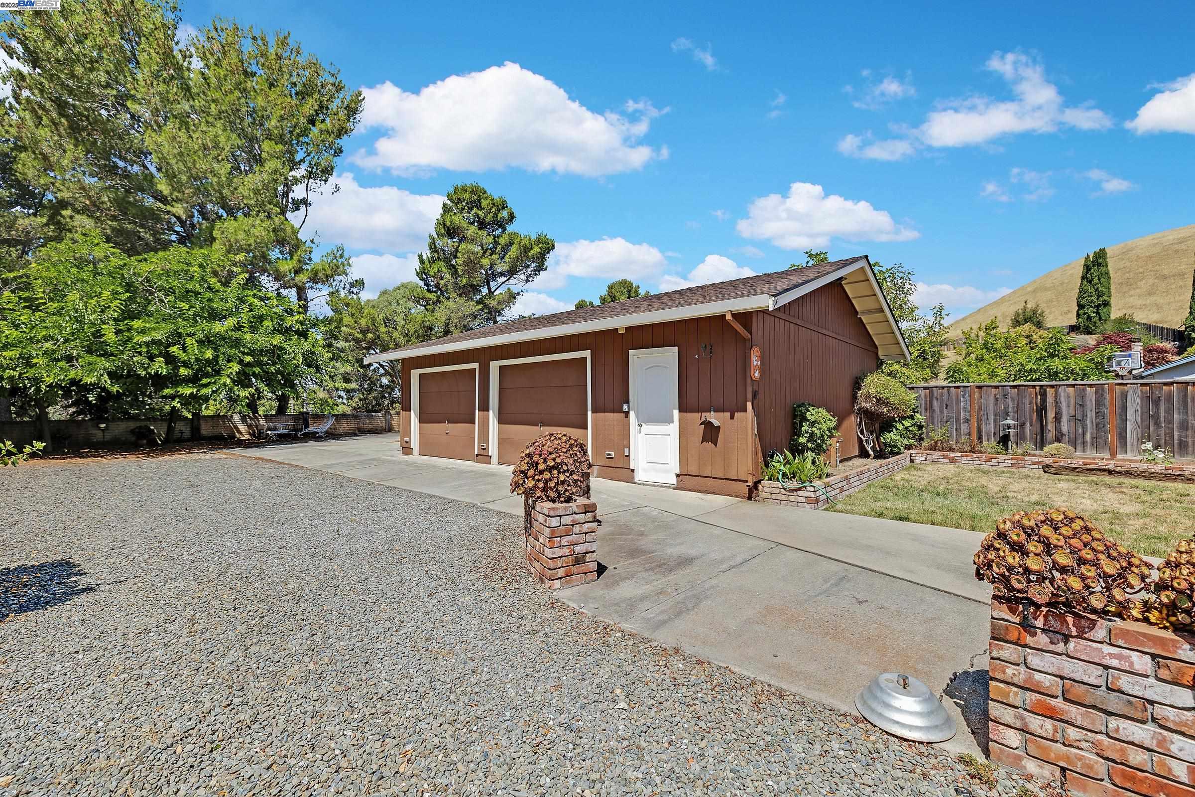 36055 Easterday Way
