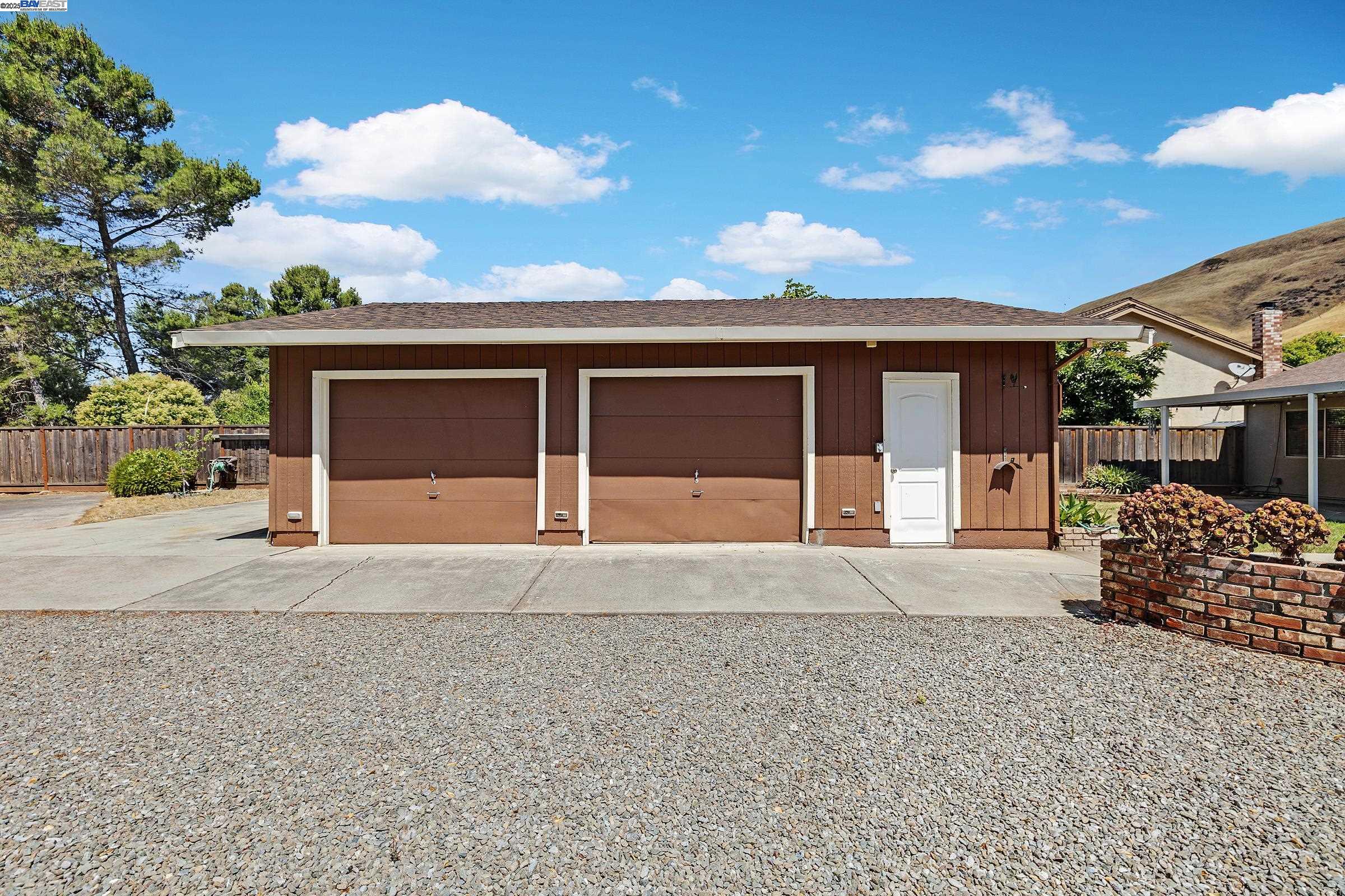 36055 Easterday Way