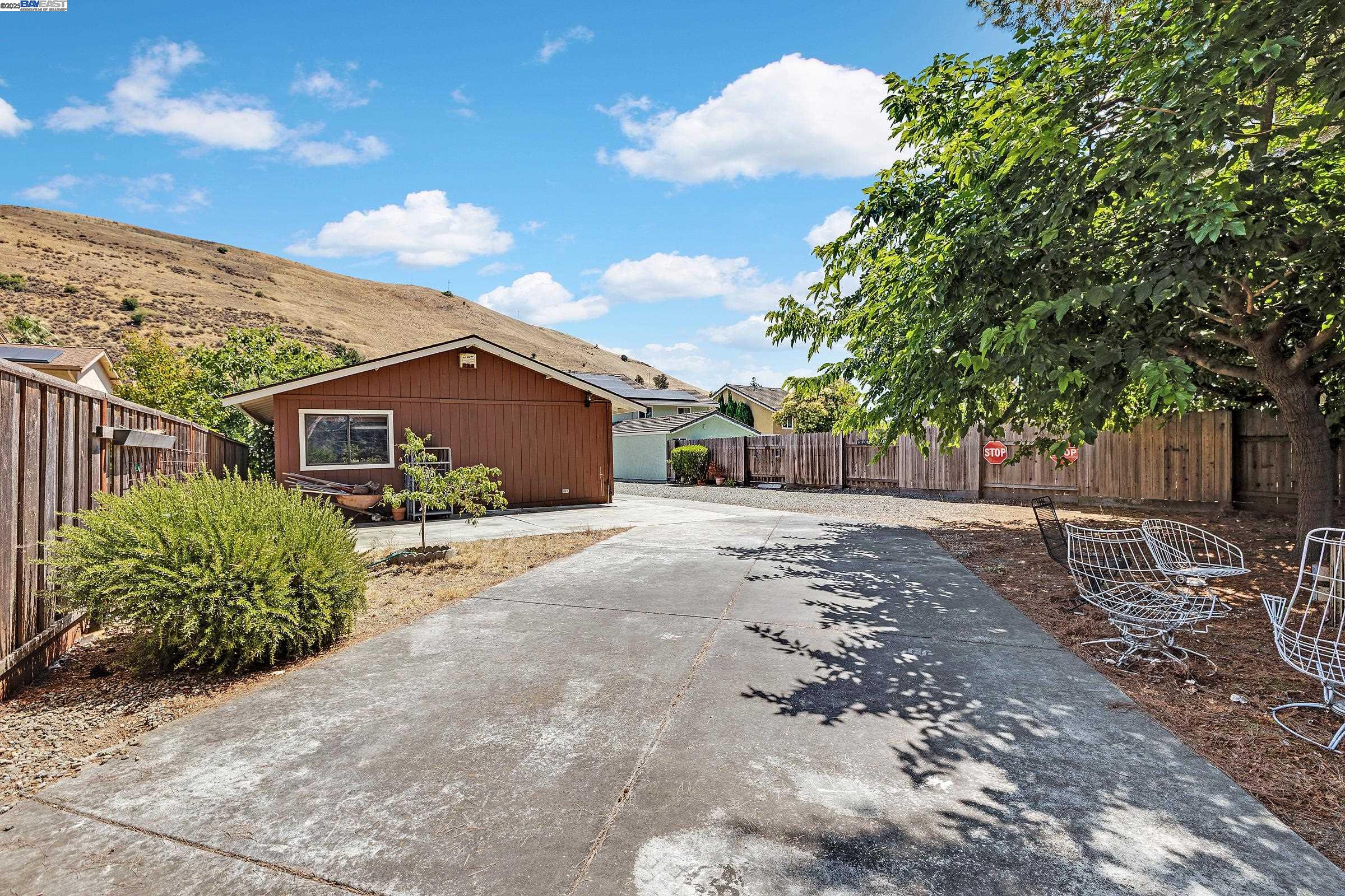 36055 Easterday Way