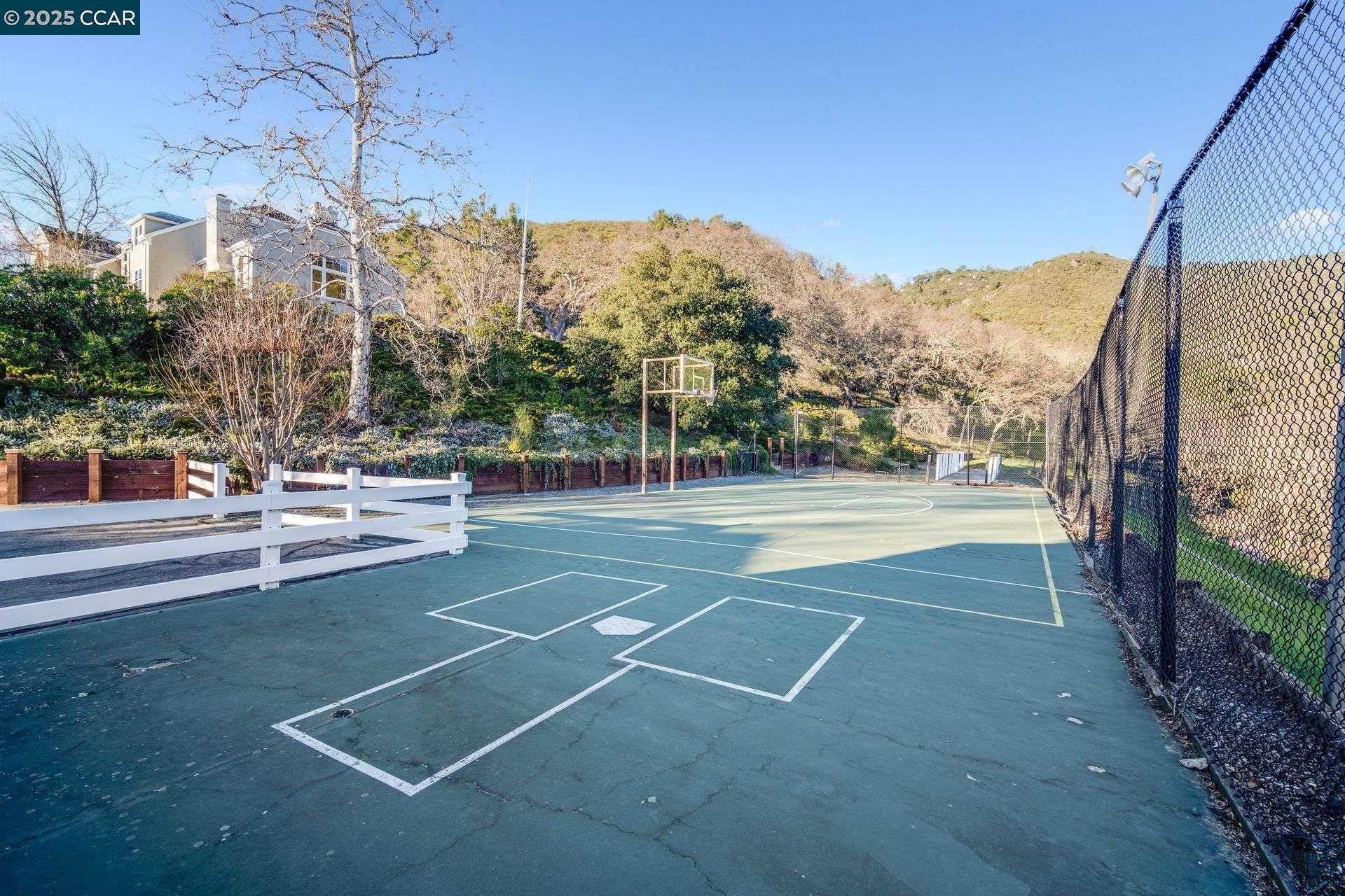 2420 Diablo Lakes Ln