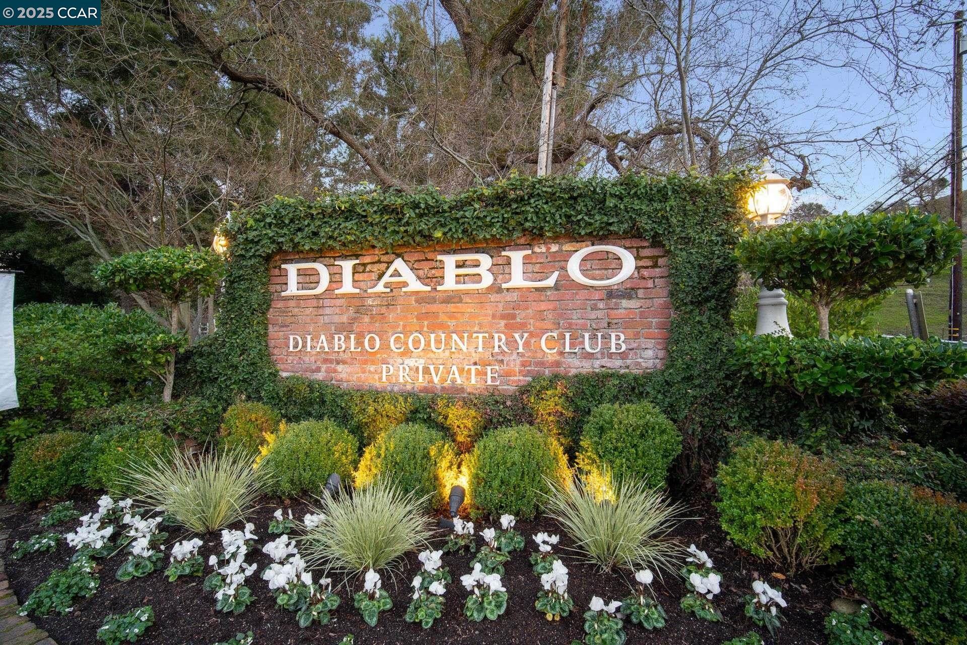 2420 Diablo Lakes Ln
