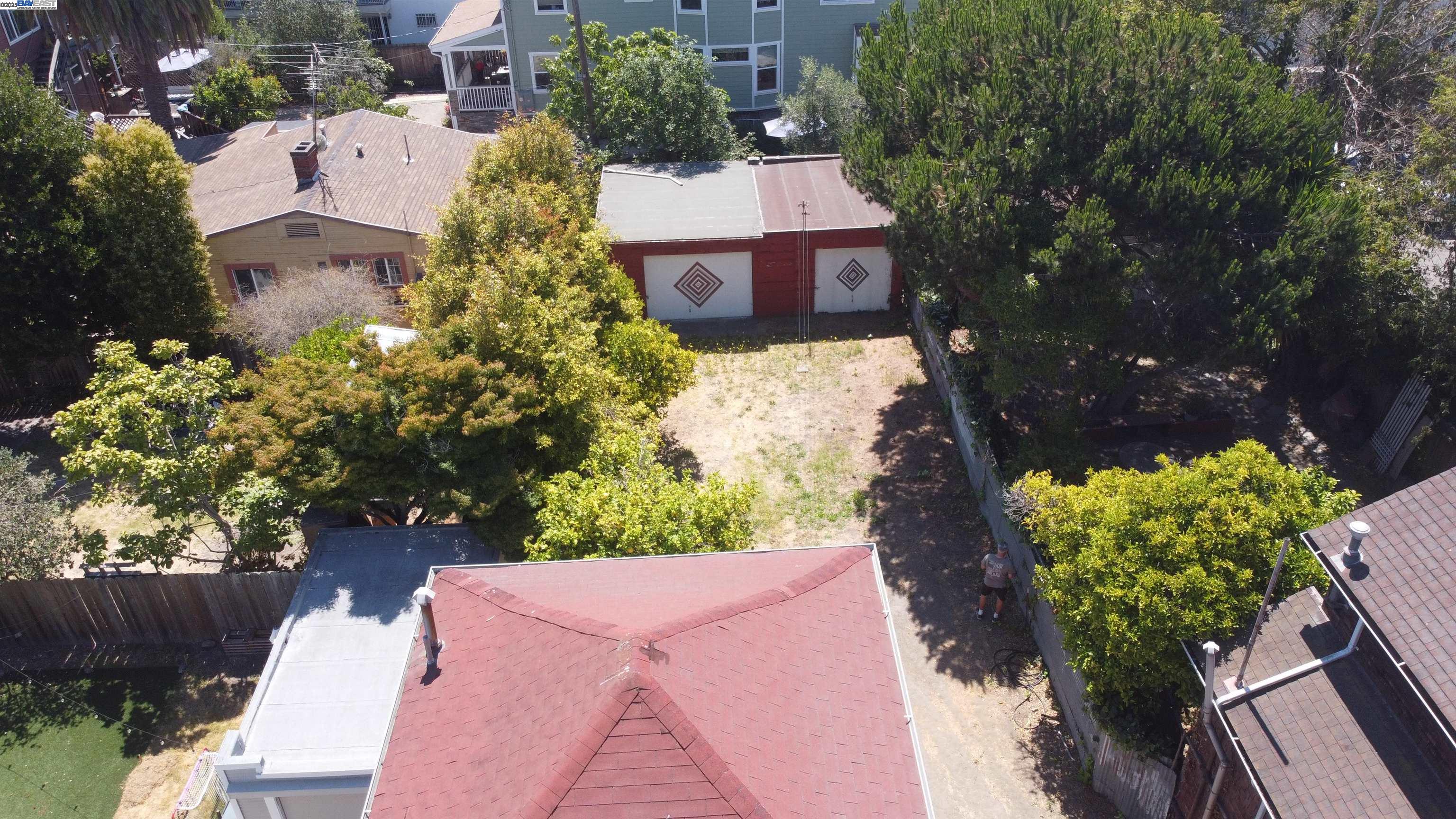1424 Walnut St