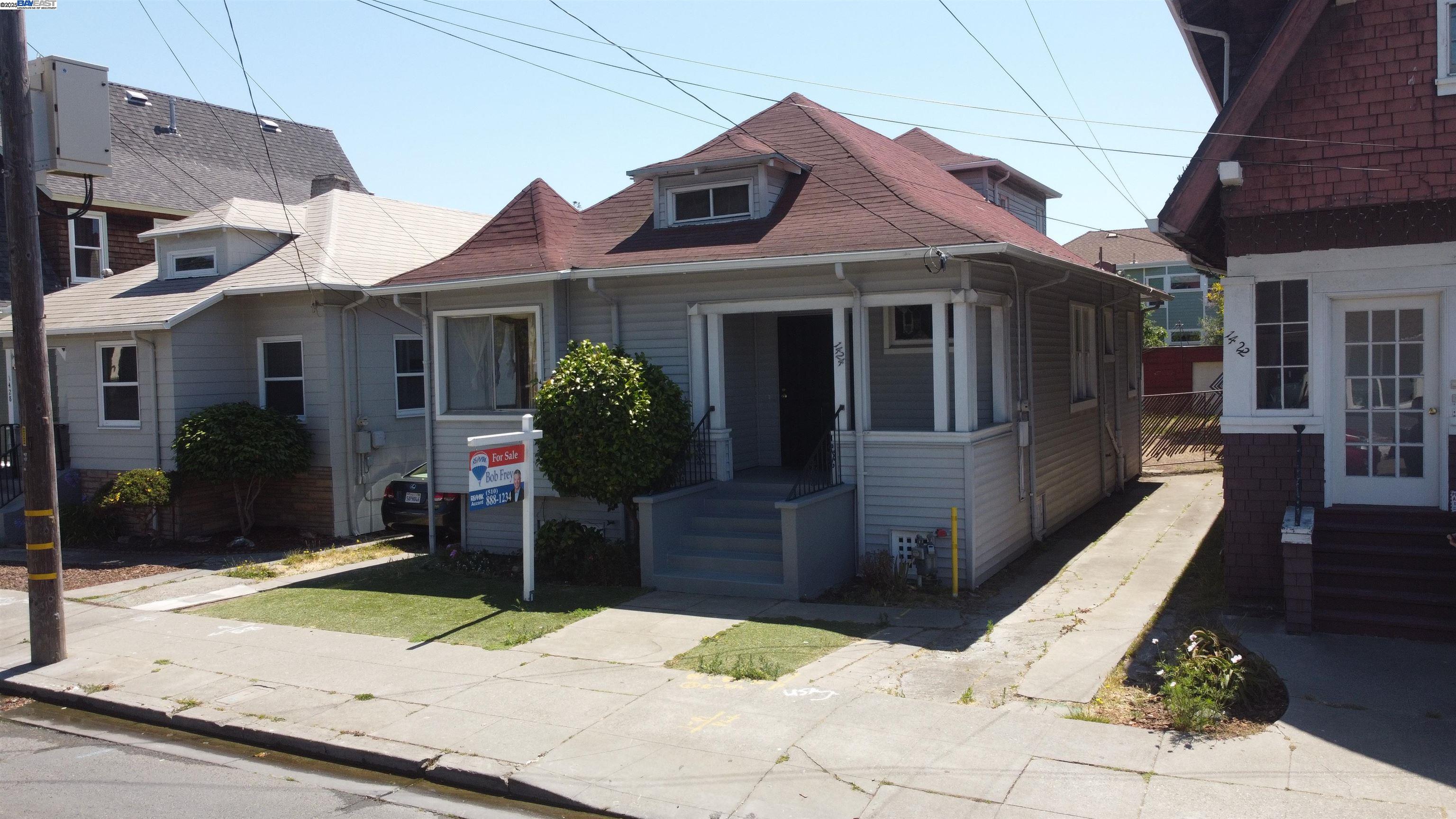 1424 Walnut St