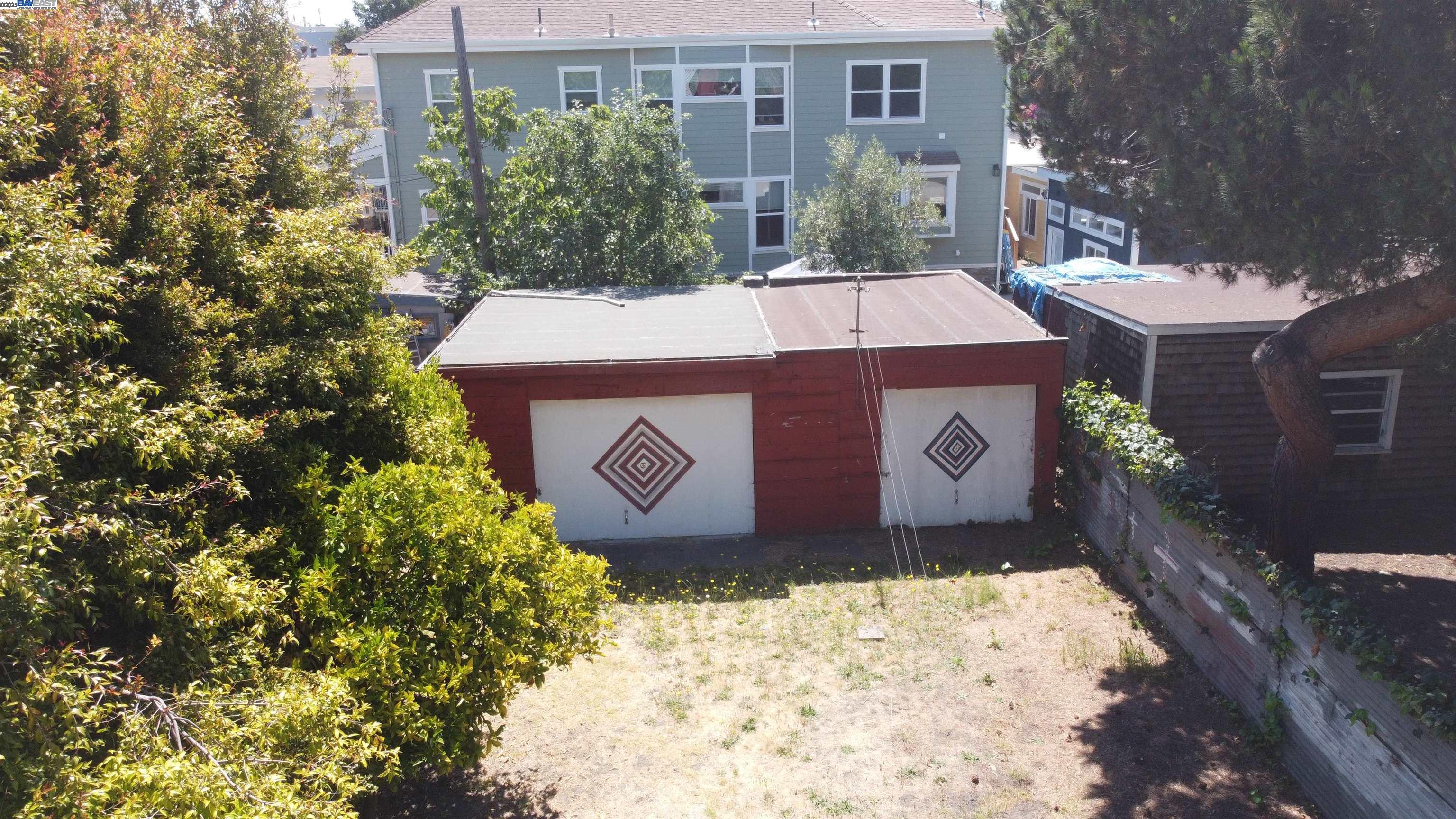 1424 Walnut St
