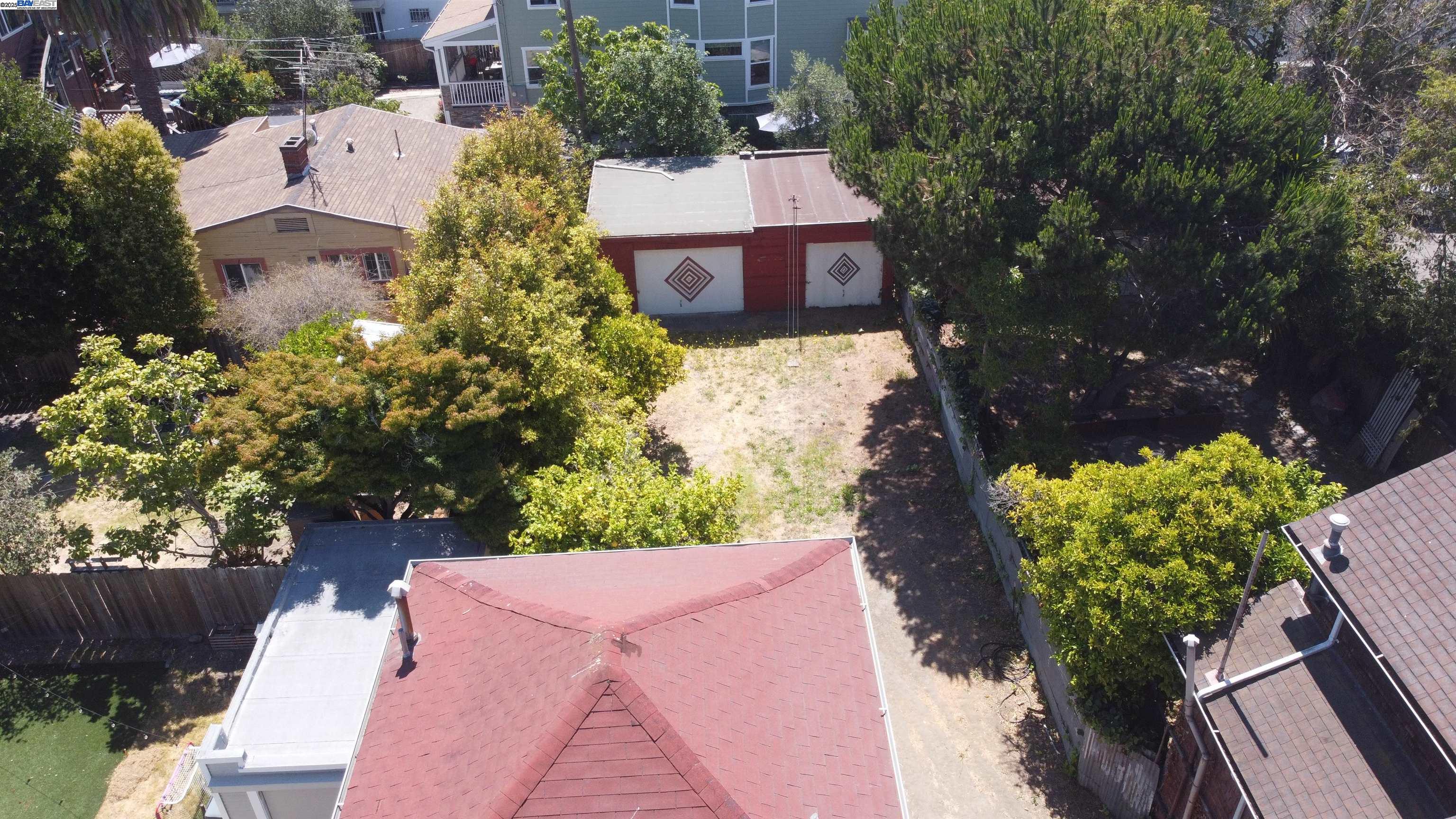 1424 Walnut St