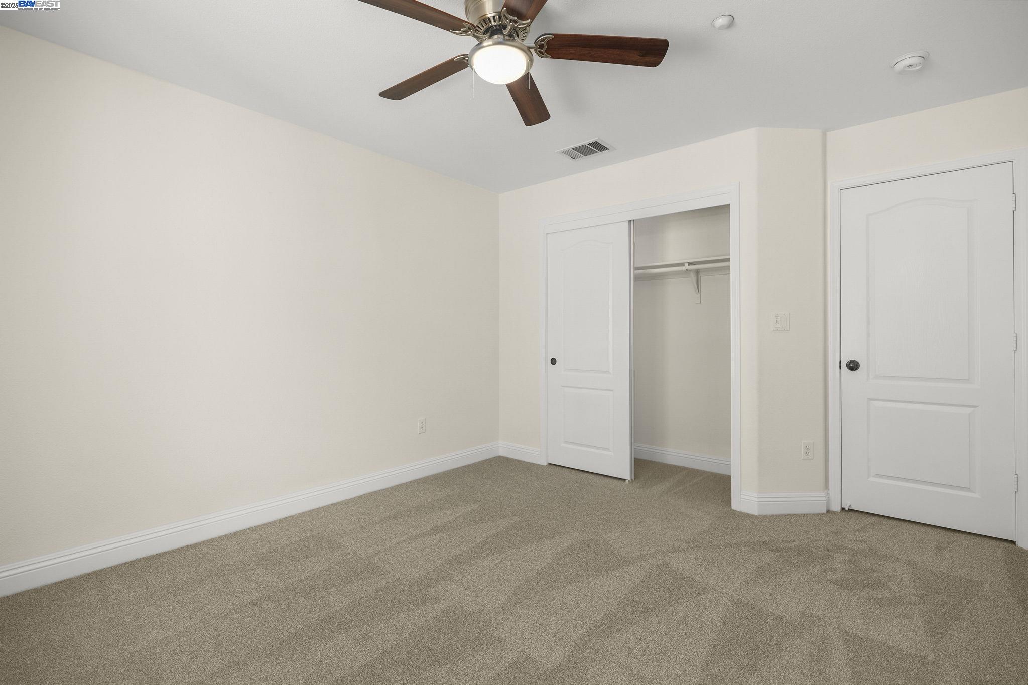 6182 Yardley Ln